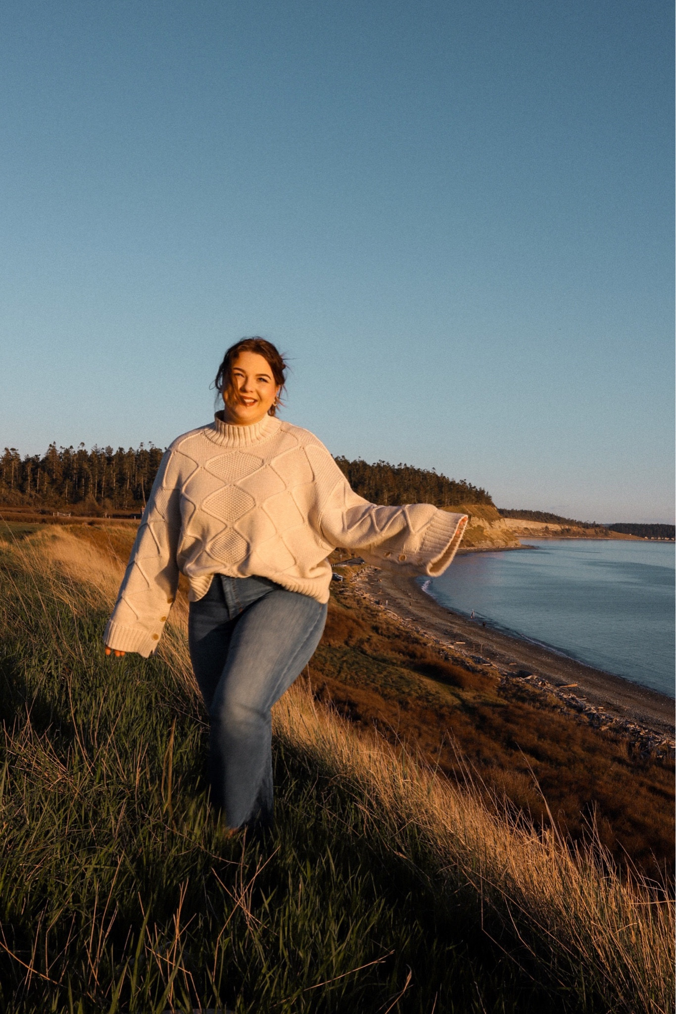 Lots of cozy chunky knits, salty breezes, and clam chowder lately! 

This knit is an old release from Banana Republic, but I’ve linked similar options below that are on their site now! Also I had to share my most recent perfume find that I’m OBSESSED with!!! It smells like clean hair and warm skin. Soooo good!!!! 🤌🏼🌊🌾🦪

#LTKcurves #LTKFind #LTKBeautySale