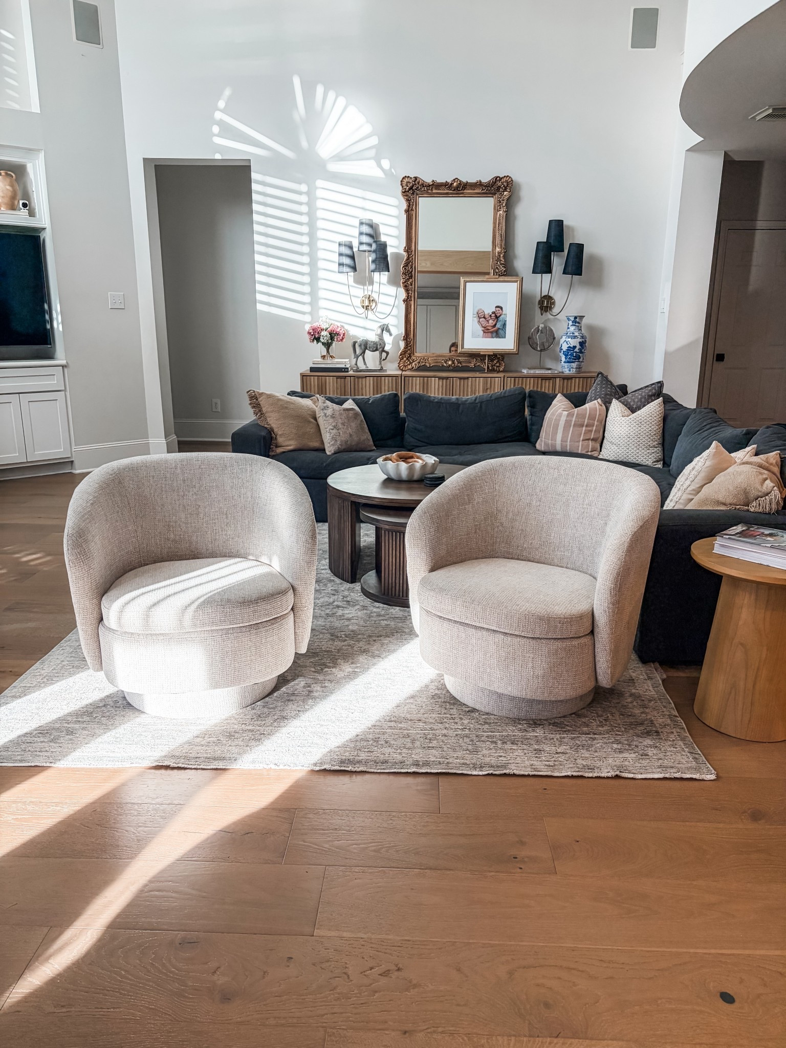 These chairs from @popmaison are perfect and just what I'd been looking for!  Without taking up a lot of space in the room, they still provide a deep, comfortable seat that's cozy for hanging out or watching movies.  I love that they swivel, so people sitting in them can turn and face the kitchen as well! They come in 8 pretty colors.

Comment SHOP to check them out, or visit the link in my bio and head to my LTK.  Use code Miller10 for 10% off your order! 

What I have: the Hera chair in Oatmeal fabric from #popmaison

#accentchairs #swivelchairs #familyroomdesign #livingroomdesign #comfychairs 