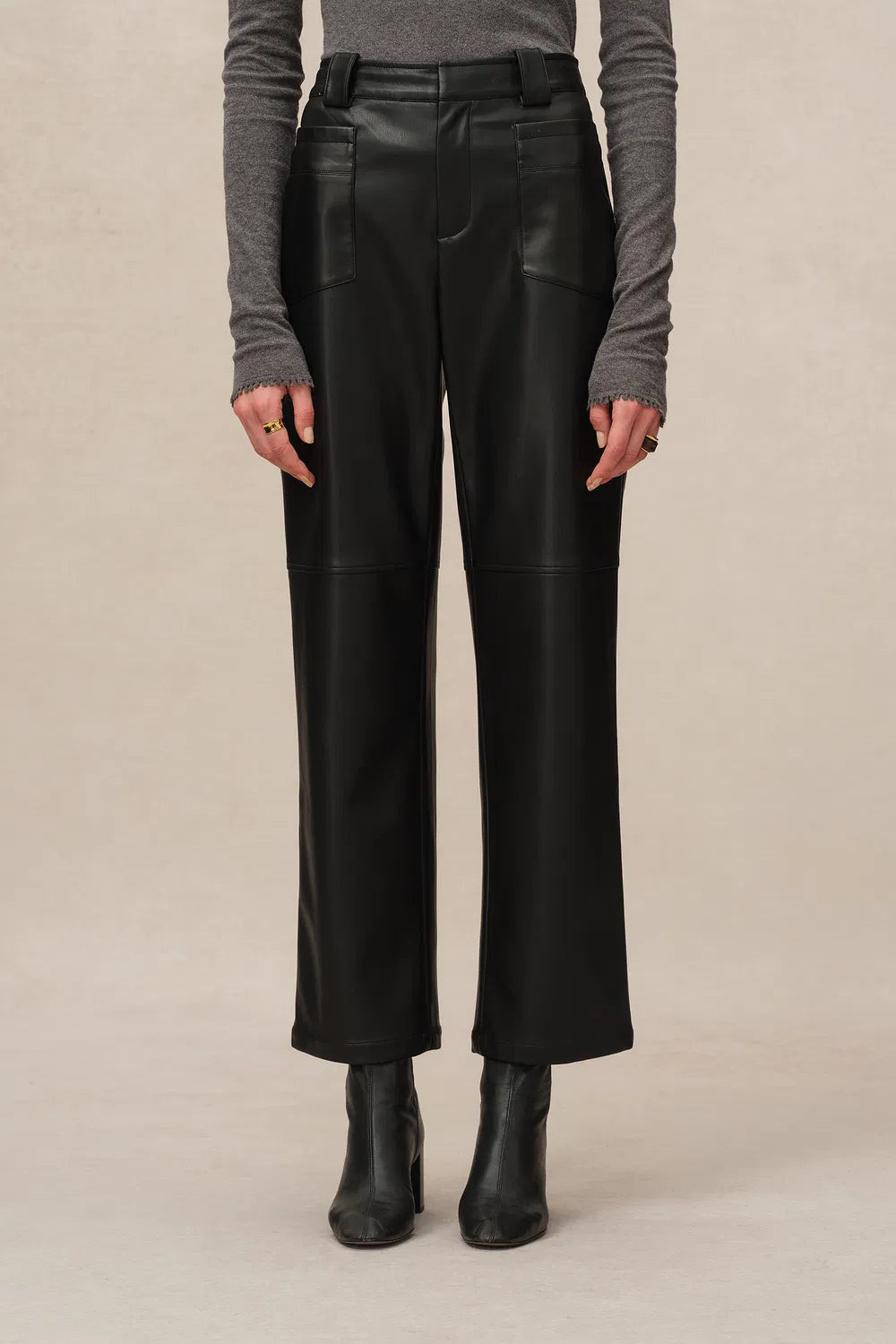 Aseana Cropped Pants in Vegan Leather | Fabrique