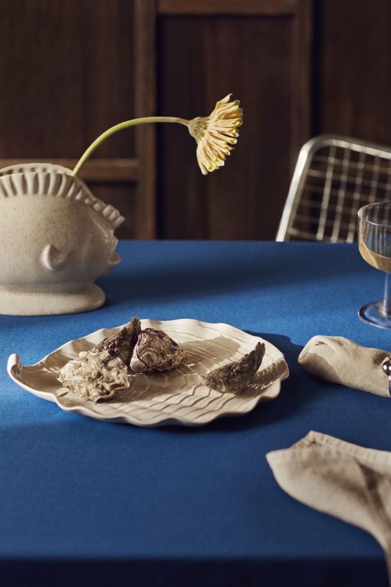 Shell-shaped Serving Plate | H&M (US + CA)