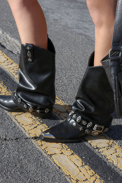 Azalea Wang Ashraf Belted Western Boot | Urban Outfitters (US and RoW)