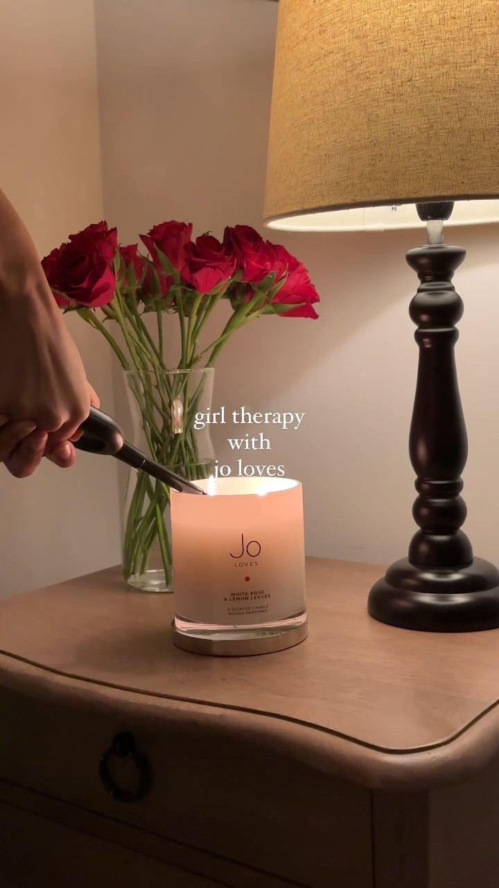 I received this huge @jolovesofficial white rose & lemon leaves candle and my gosh I am in love. Rose is one of my FAVOURITE smells and the citrus twist with the lemon leaves is just divine. I’ve never bought a high-end candle before and 30 mins of burning it to record this reel was enough to make my whole room smell so beautiful. It would make such a special gift for someone or a treat for yourself! 

#LTKhome #LTKGiftGuide #LTKSeasonal