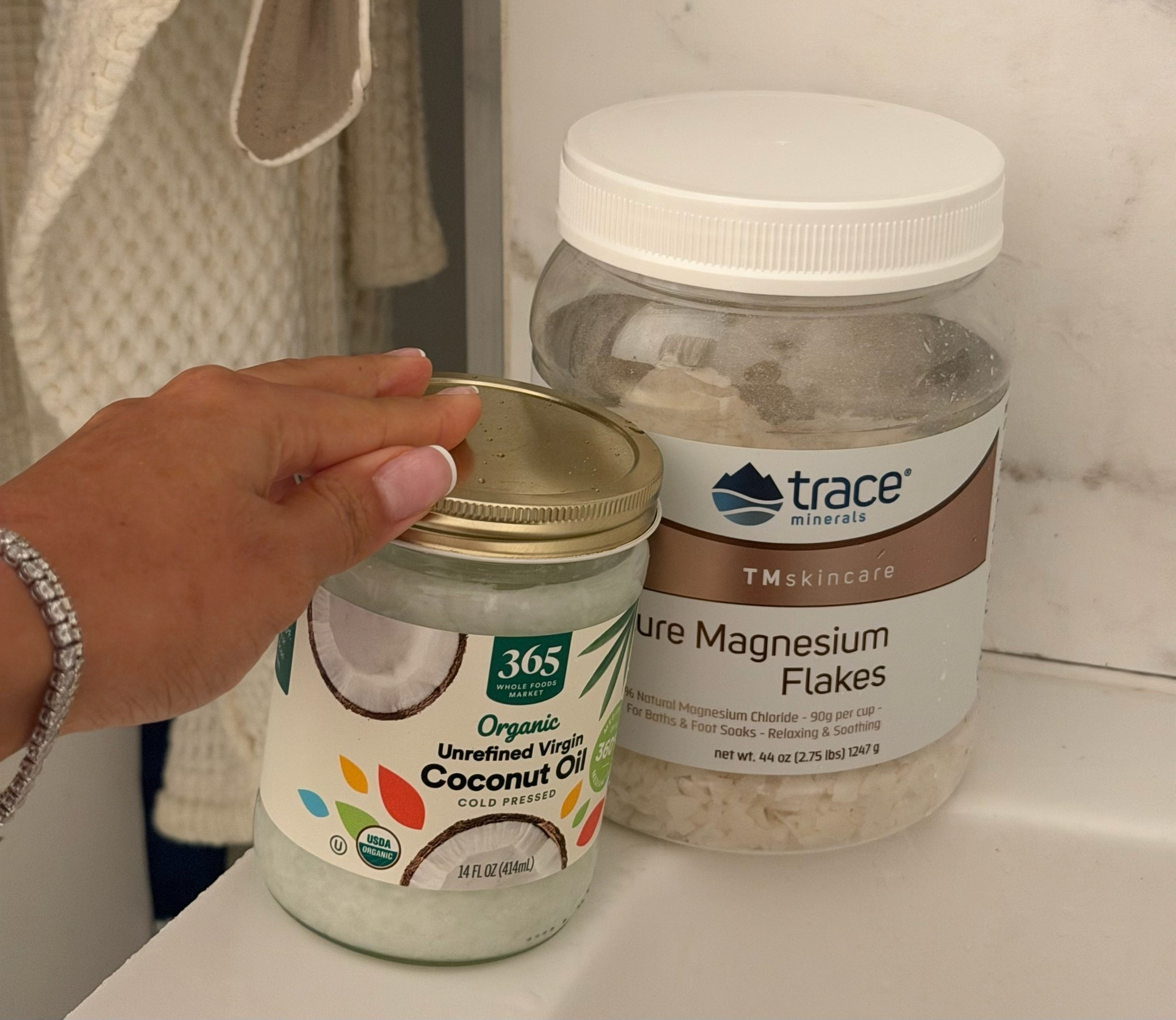 Wellness essentials lately 🤍 Organic coconut oil + magnesium flakes for the ultimate reset! #wellnessessentials #organicliving #magnesiumflakes #selfcareritual #holisticwellness #cleanliving #naturalremedies #wellnessroutine #mindbodysoul #slowliving

#LTKselfcare