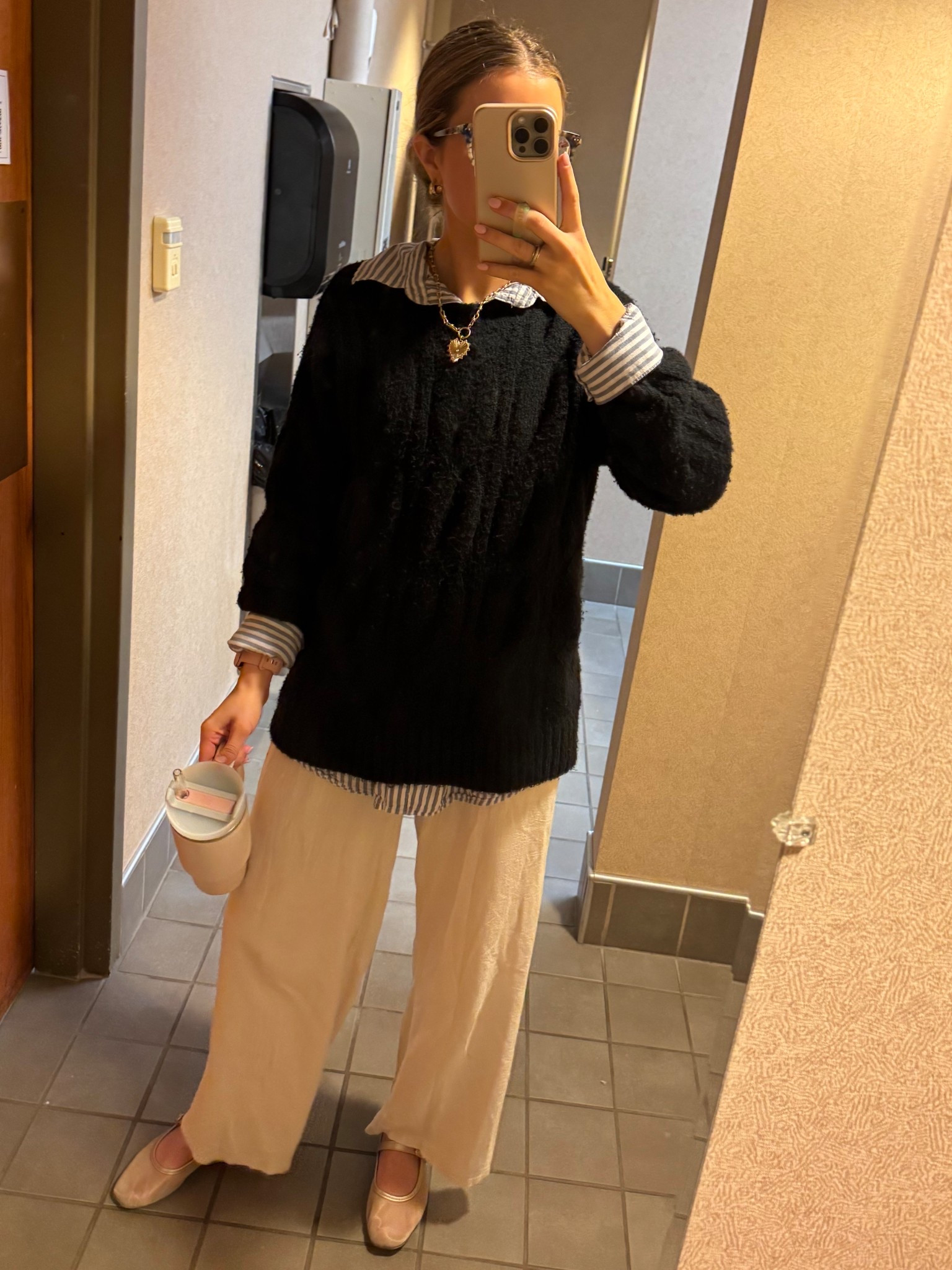 When you want to look business chic but still be comfortable this is my go to! 

Everything is try to size 
Small sweater - oversized 
Stripped cover tee - very oversized 
Linen pants - true to size, could size up 


Linked similar flats 

Mesh flats | spring | sandals | linen | button down | business attire | classy | Amazon | sale 

#LTKSaleAlert #LTKFindsUnder100 #LTKShoeCrush