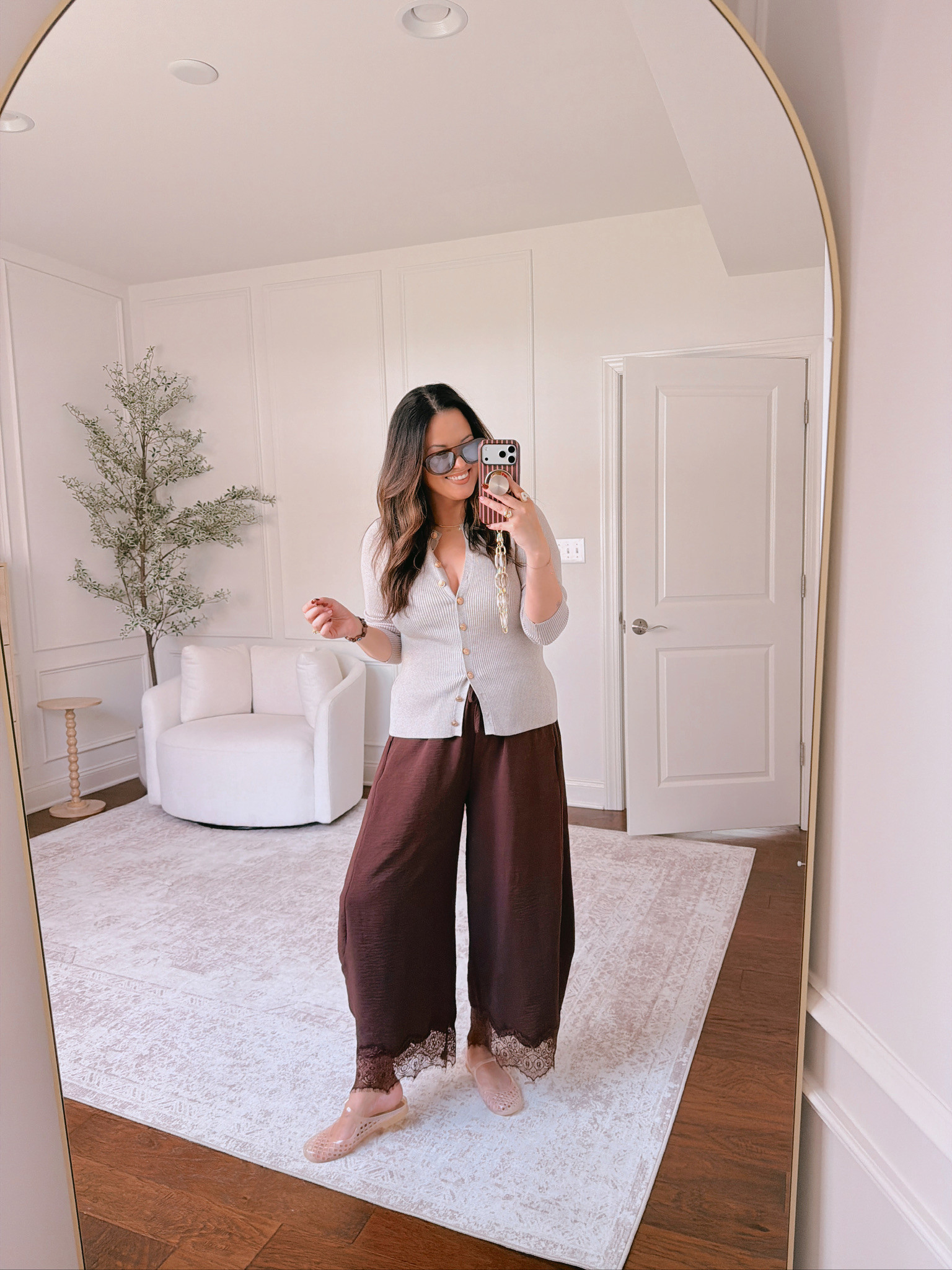 Wearing a large in the top and an XL in the pants

#LTKSeasonal #LTKMidsize
