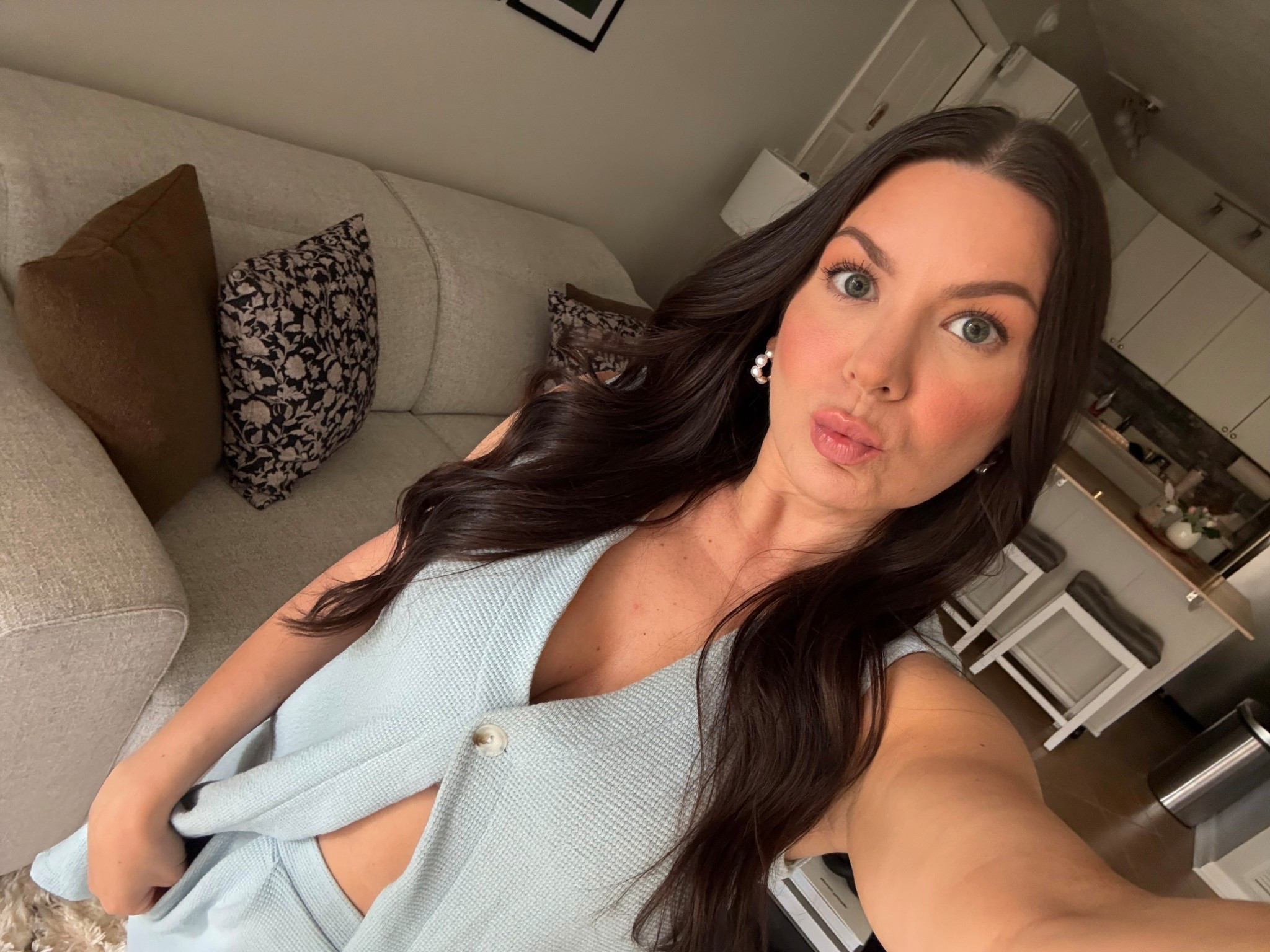 Might have found my new fav foundation. 🫶🏼 #macysstylecrew #iworkatmacys // If you’re looking for a lightweight foundation that blurs imperfections and looks good all day, you need to try this one! Buildable coverage & comes in 18 shades. Linking it in my bio from @macys 

I’m in shade 4 light- neutral golden & I have 5.15 light medium - neutral golden for Summer when I tan. ✨

• Macys beauty, Armani Luminous Silk, Summer glow, over 30 makeup •

#LTKselfcare #LTKgrwm #LTKBeauty