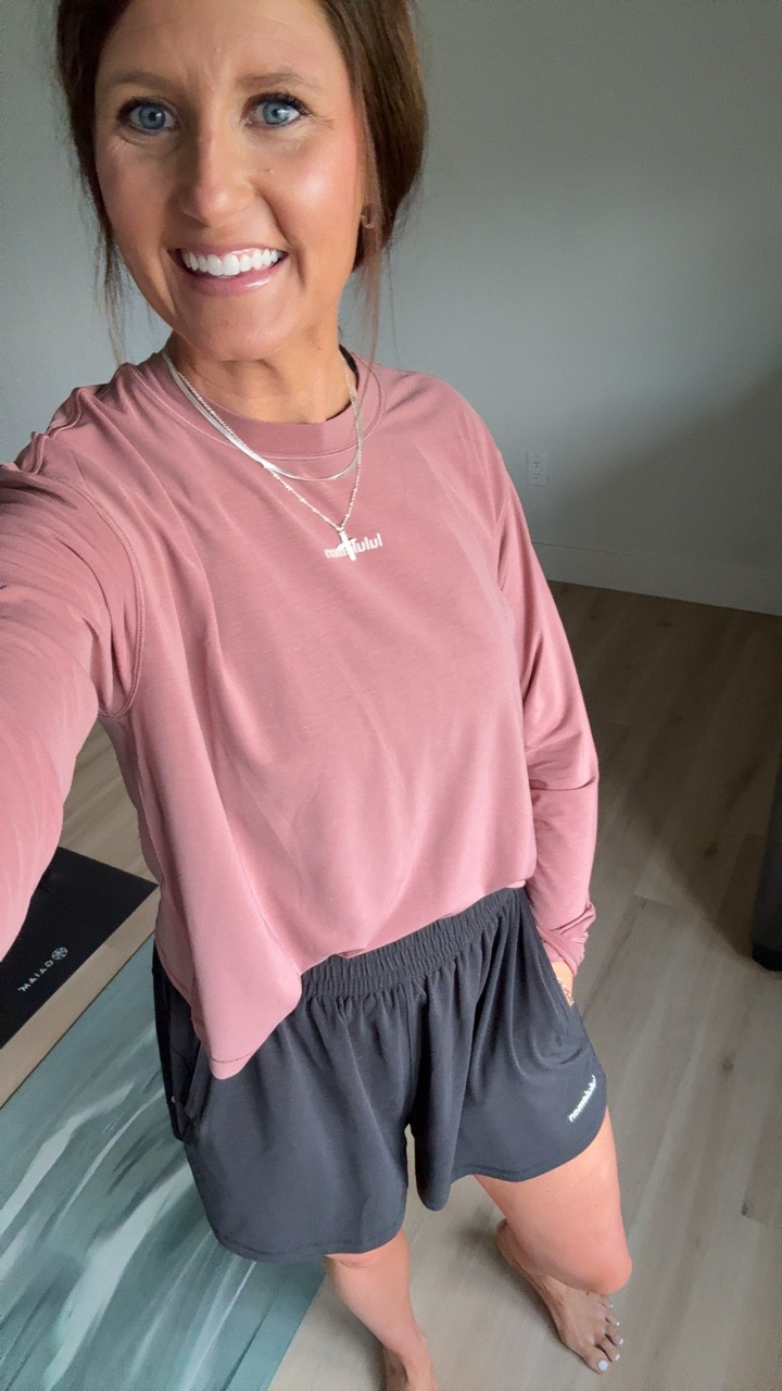 Lululemon Outfit!
Reminder healthcare workers get a 15% discount from lululemon! @lululemon
#Lululemoncreator #Comfy #Active

#LTKStyleTip 

#LTKSeasonal #LTKActive