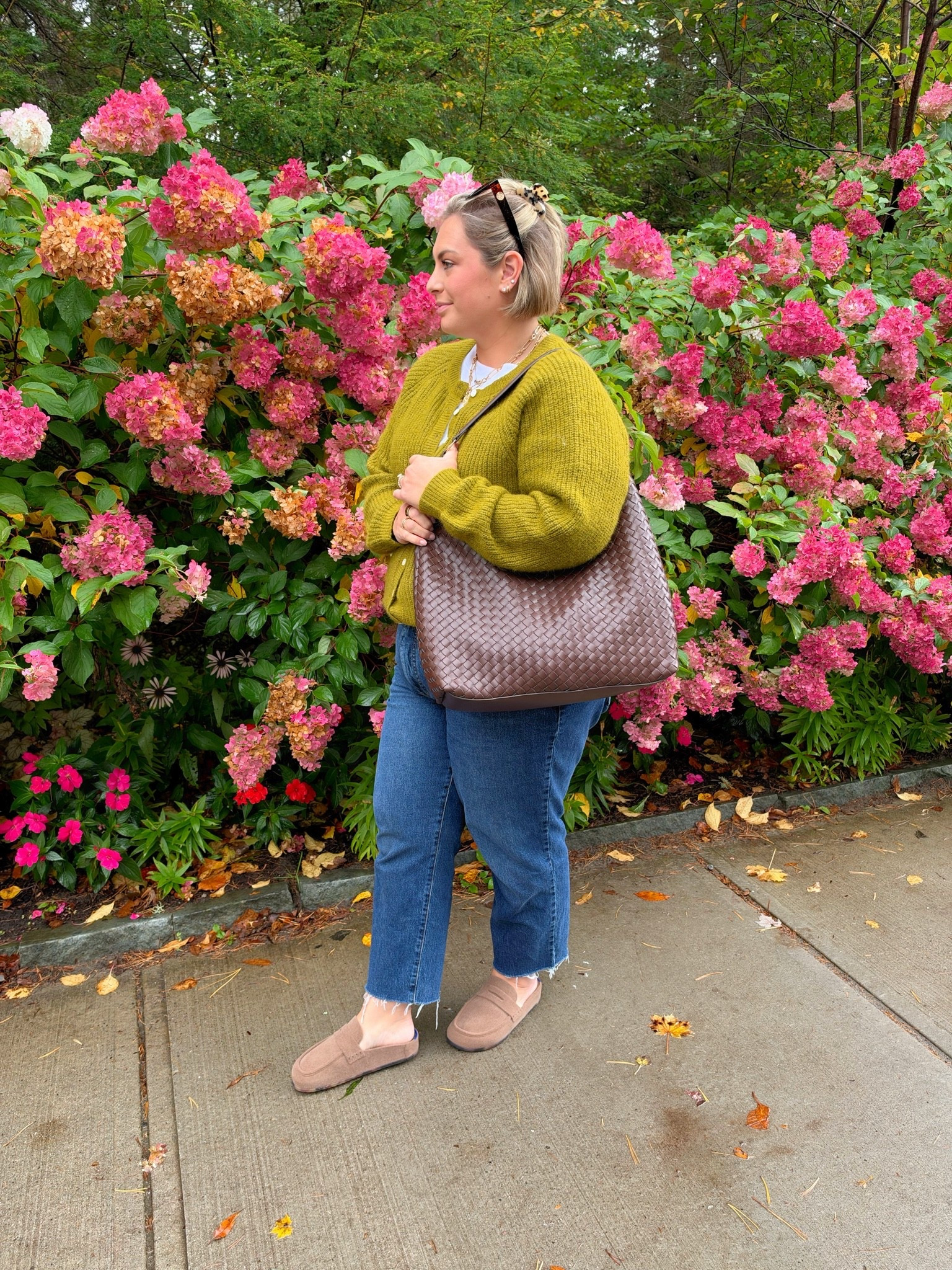 Hello fall🍁 
Cardigan XL
Tee: XL
Jeans 18

#LTKmomlife #LTKPlusSize #LTKootd