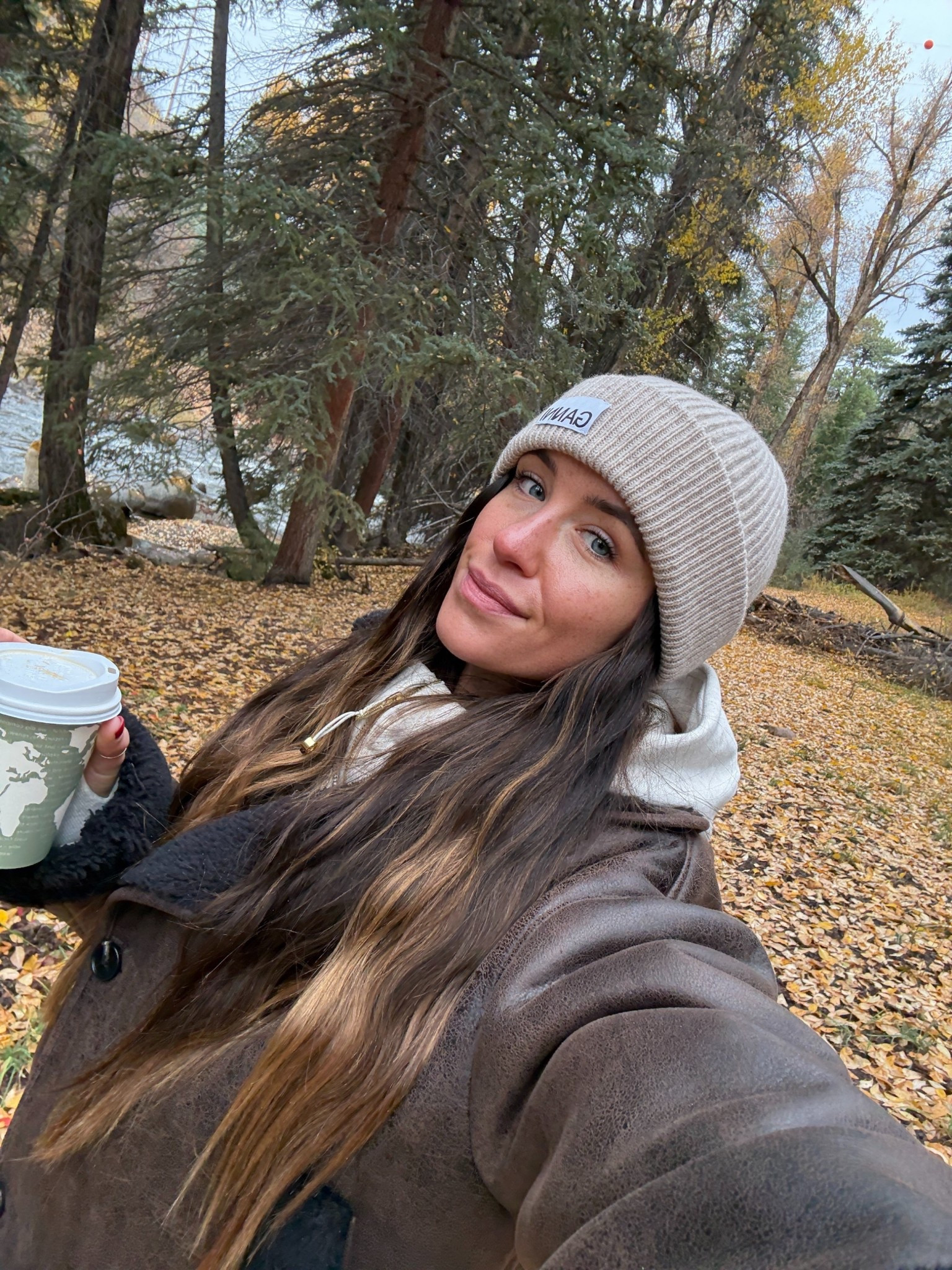 fall / winter daytime athleisure outfit 🐻

cozy brown leather jacket (size 0) lined with black fur- paired with a tan beanie, a tan scuba zip hoodie (XS/S), a brown long sleeve shirt (S), and brown flare leggings was perfect for a chilly fall hike! (Would be a cute brown/ neutral workout outfit to wear for a Thanksgiving turkey trot)