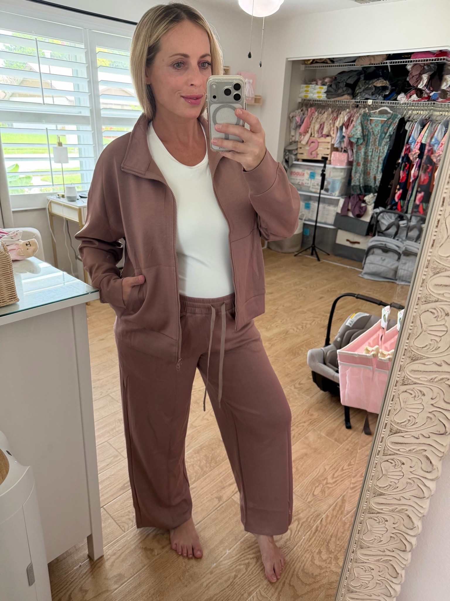 Sweatsuit

#LTKootd #LTKSeasonal #LTKMidsize