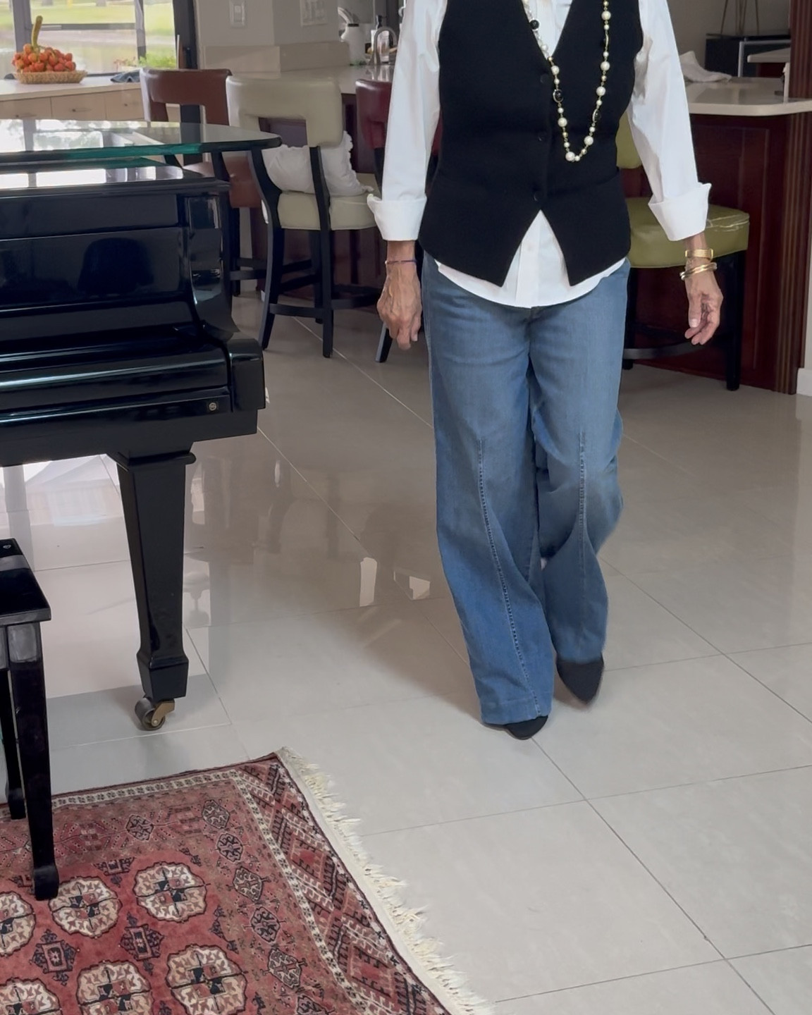 These Spanx jeans fit like a dream, paired with a classic white button-down from Banana Rpublic and an Aritzia vest for that touch of structure. The Banana Republic duster adds an elegant layer, and the Tahari mules pull everything together.

Comfortable, timeless, and ready for the day. ✨👖🤍

#LTKStyleTip #LTKActive #LTKPetite