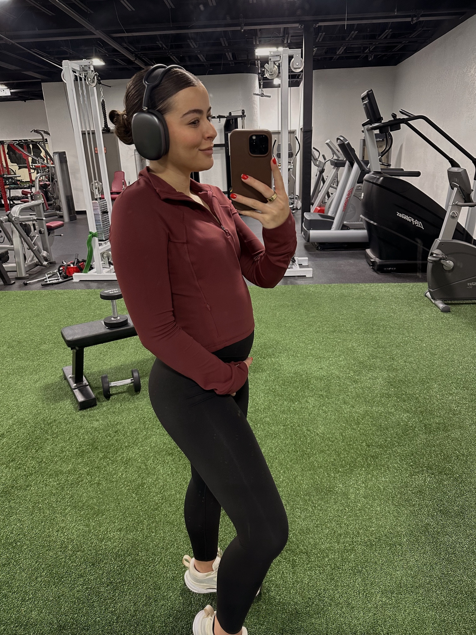 GYM OOTD 
Size small in jacket & x small in leggings!