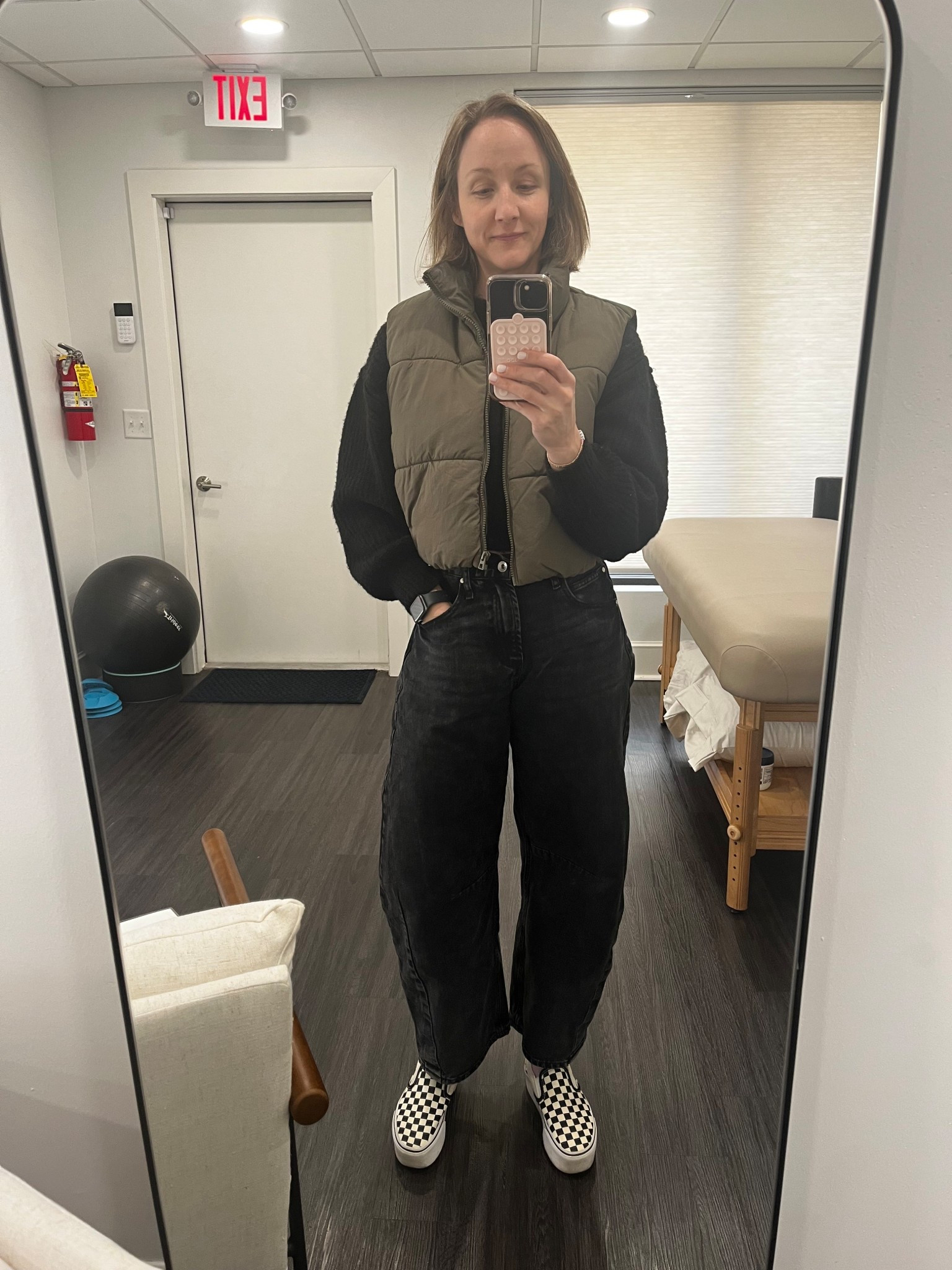Clinic side of work.  Let’s see some patients.  Style tip, wear a cropped top under a cropped vest with high rise pants and 🧑‍🍳 💋 

#LTKShoeCrush #LTKStyleTip #LTKWorkwear