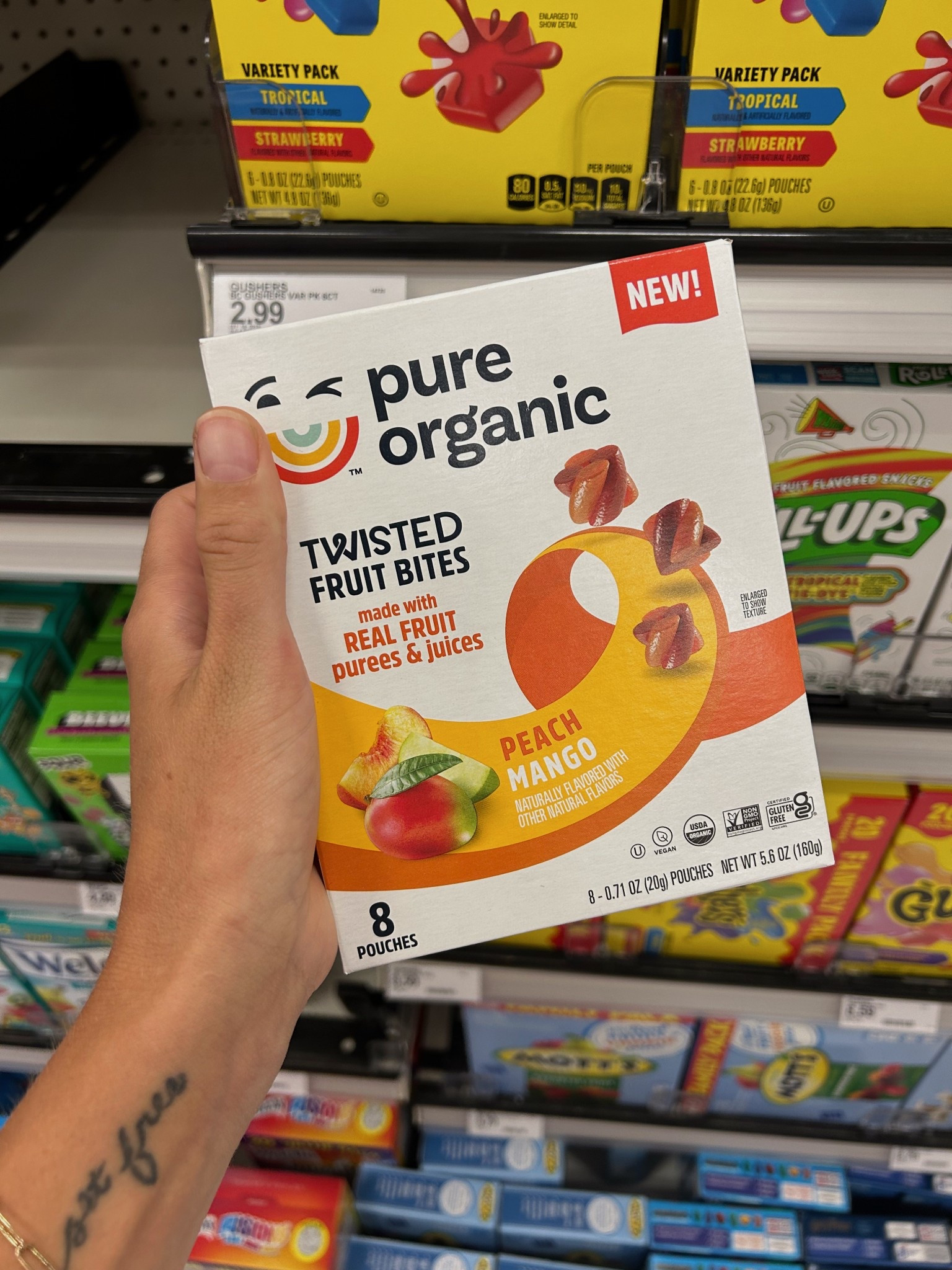 We love this brand! Trying out these new twisted fruit bites, perfect for a toddler (and moms 😜) 💛