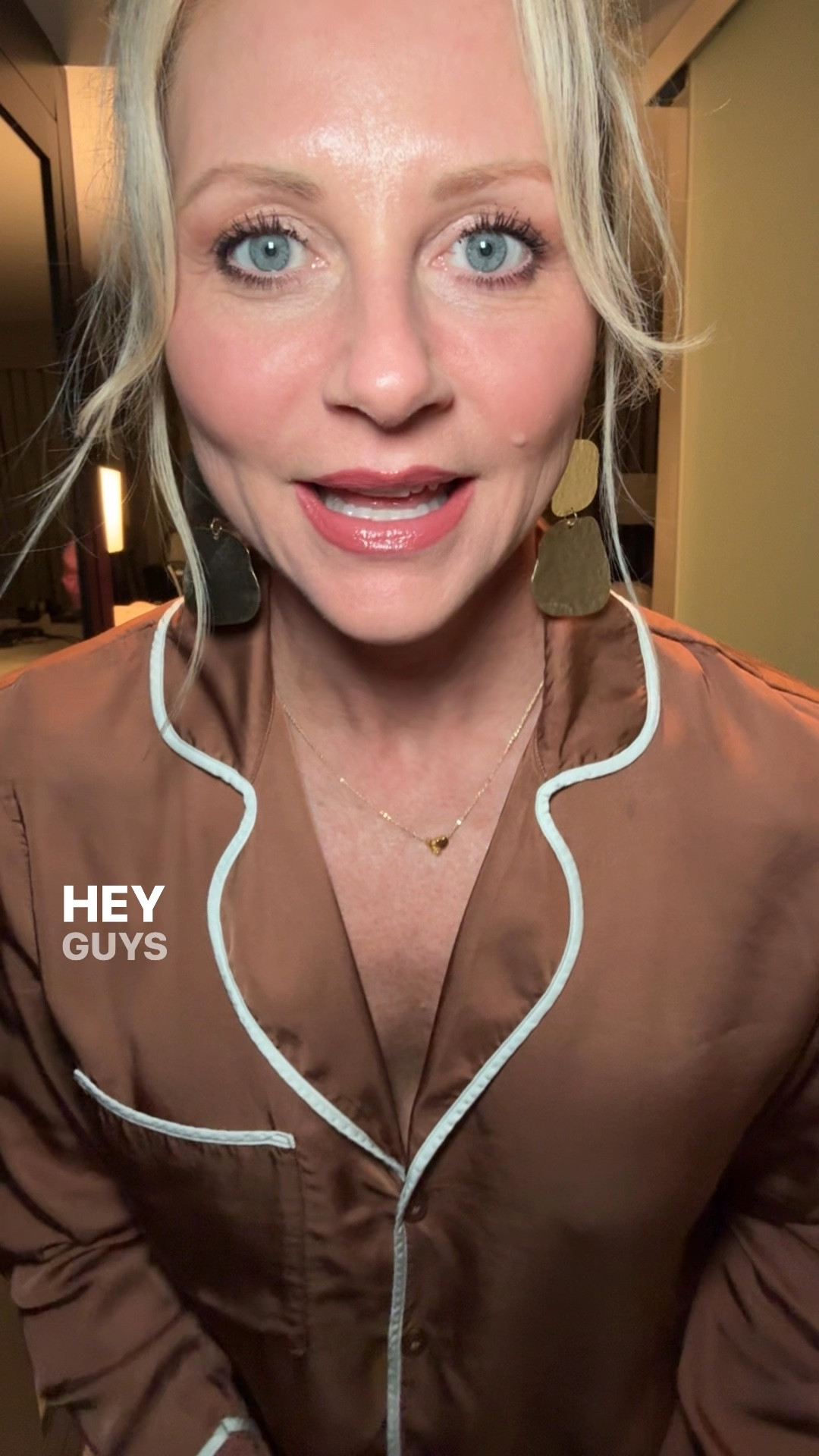 Heading out with my friends to a women’s event. It’s a pj dance party! Woohoo! I wanted to be comfortable and pretend I was in a soap opera. 😃 #ltkover50 #loungewear #satinpajamas #arie

#LTKVideo #LTKStyleTip #LTKOver40