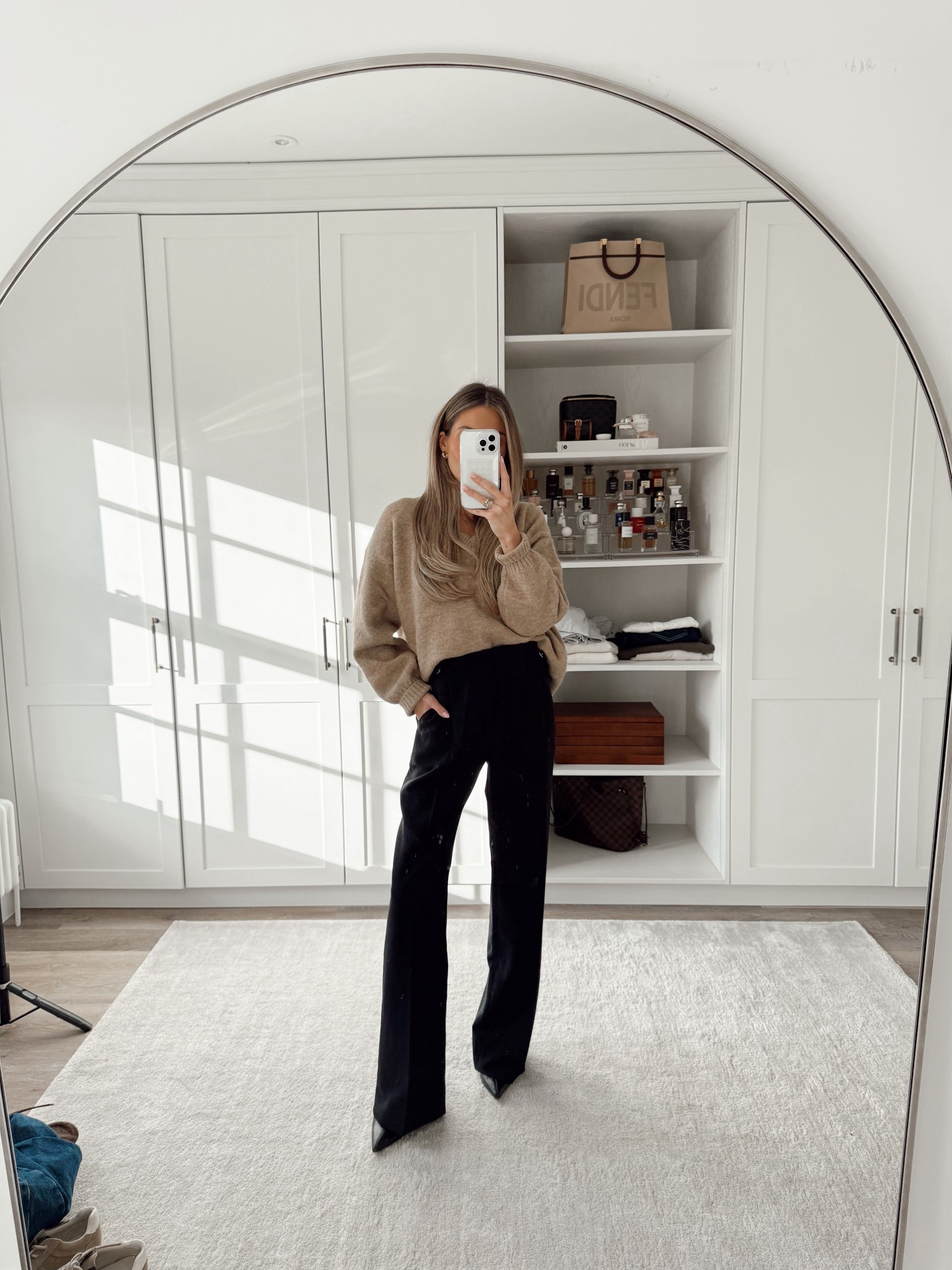 These trousers from abercrombie!

#LTKeurope #LTKstyletip #LTKwinter