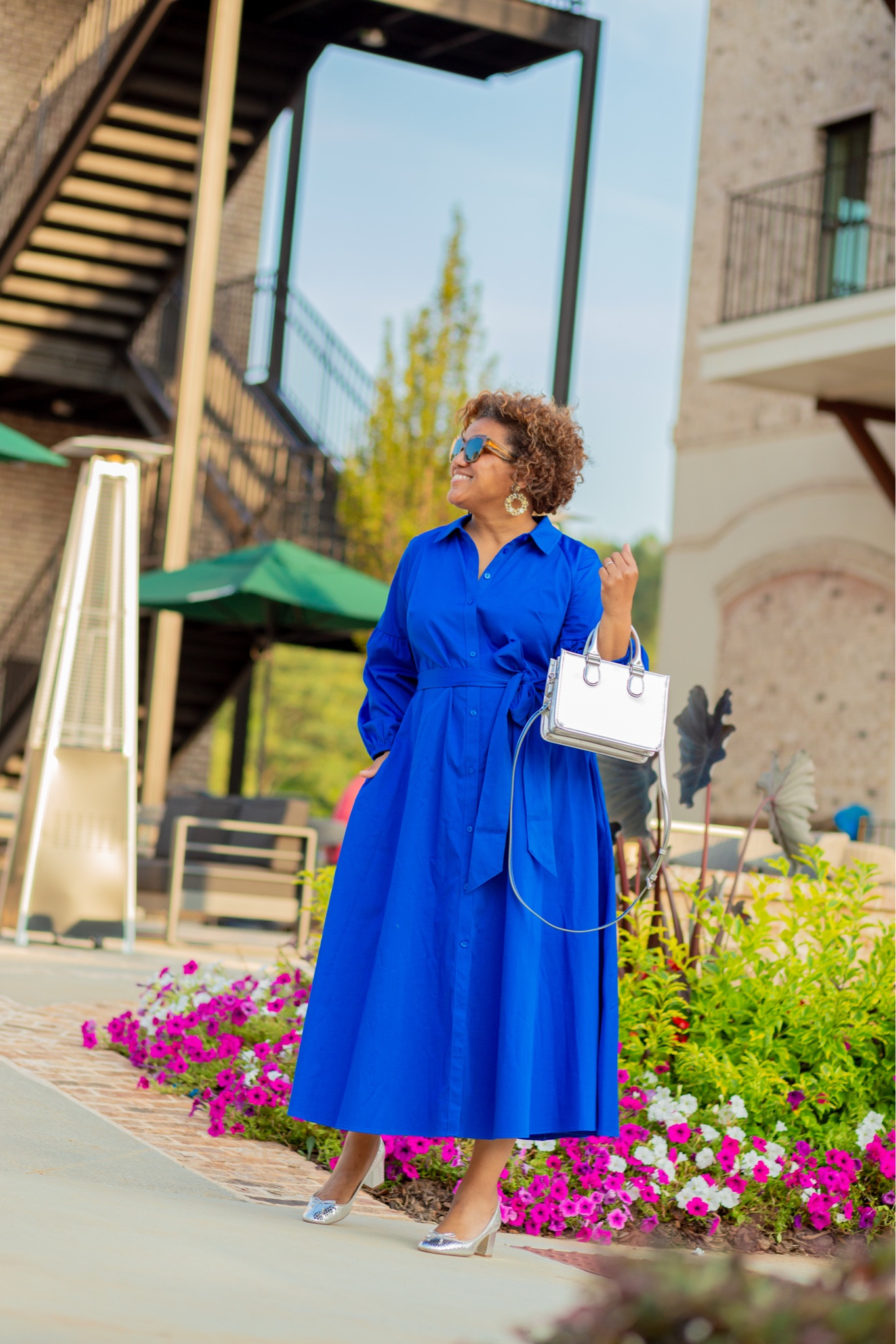 The perfect transitional dress to take you from summer to fall!!!  I love the fit, the quality, and the color!  This beautiful dress is offered in Black and stripes, too! Fit is TTS!  

And, I’m totally here for the silver metallic accessories moment at moment retailers!!!! 💙💙💙