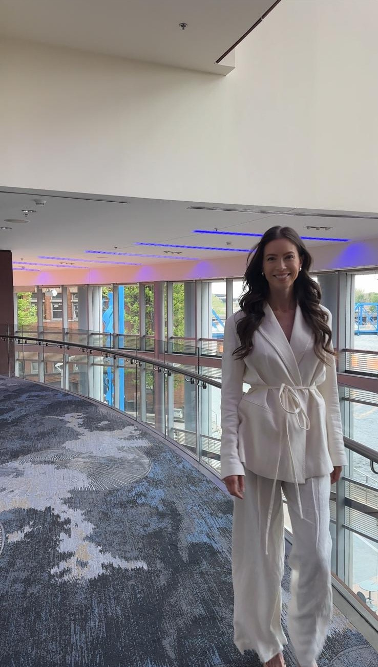 This tie waist linen suit is timeless. I picked my two favorites from this season. This is what I would get if I didn’t already own this set, and wanted to create this exact look 🤍🤍 

 #workootd #conferenceoutfit #businesstraveloutfit #LTKdayinmylife #LTKootd #LTKWorkwear