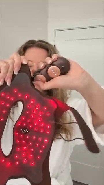 6 times stronger than LED red light therapy!! The new technology is designed to help improve your complexion.This 4D mask is by @jovs.official 

#jovs4dlasermask #jovs #redlighttherapy #lasermask #jovsmask #skincare