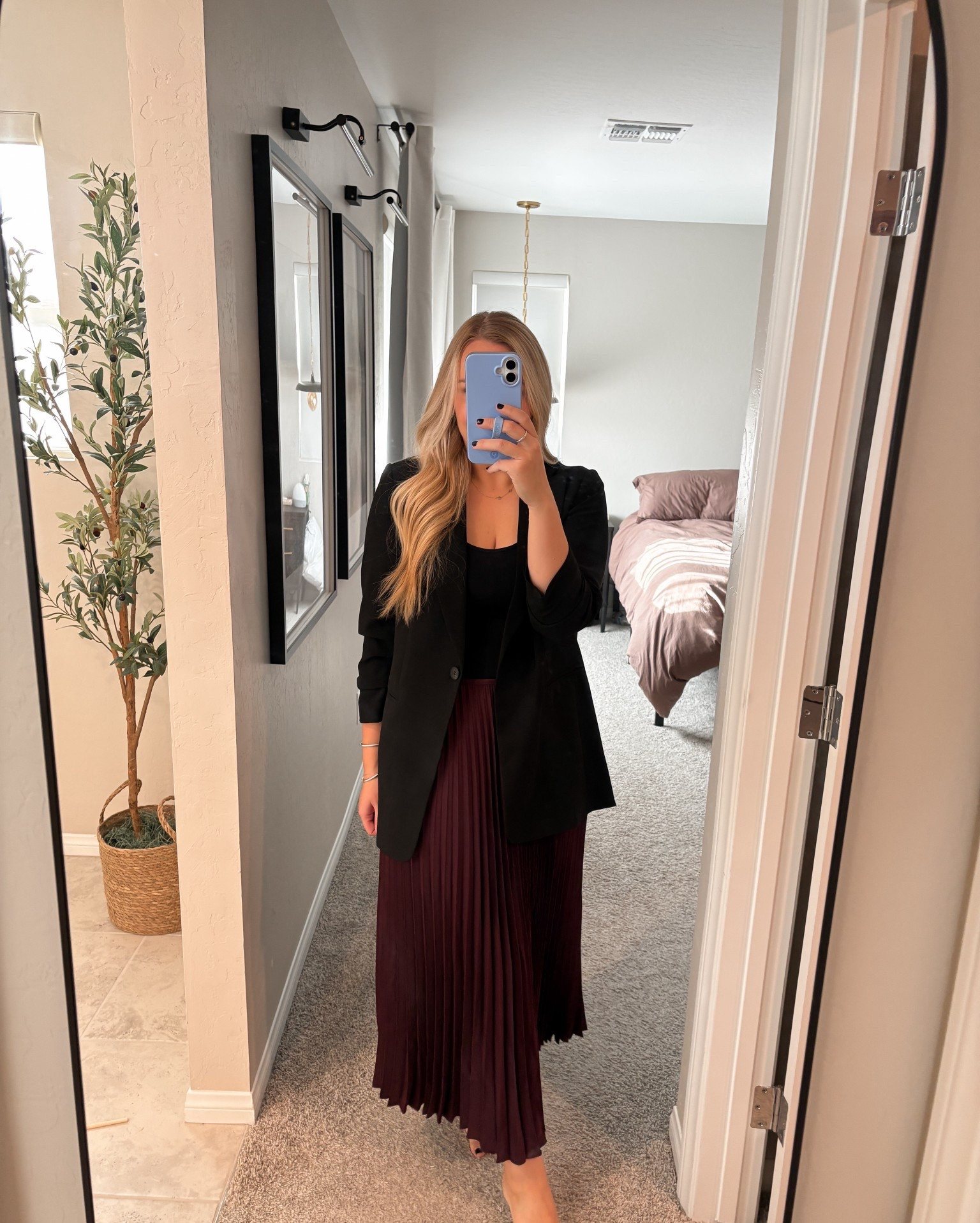 Corporate outfit office workwear maxi skirt satin skirt fall skirt midi skirt burgundy maroon fall outfit 

#LTKSeasonal #LTKWorkwear #LTKMidsize