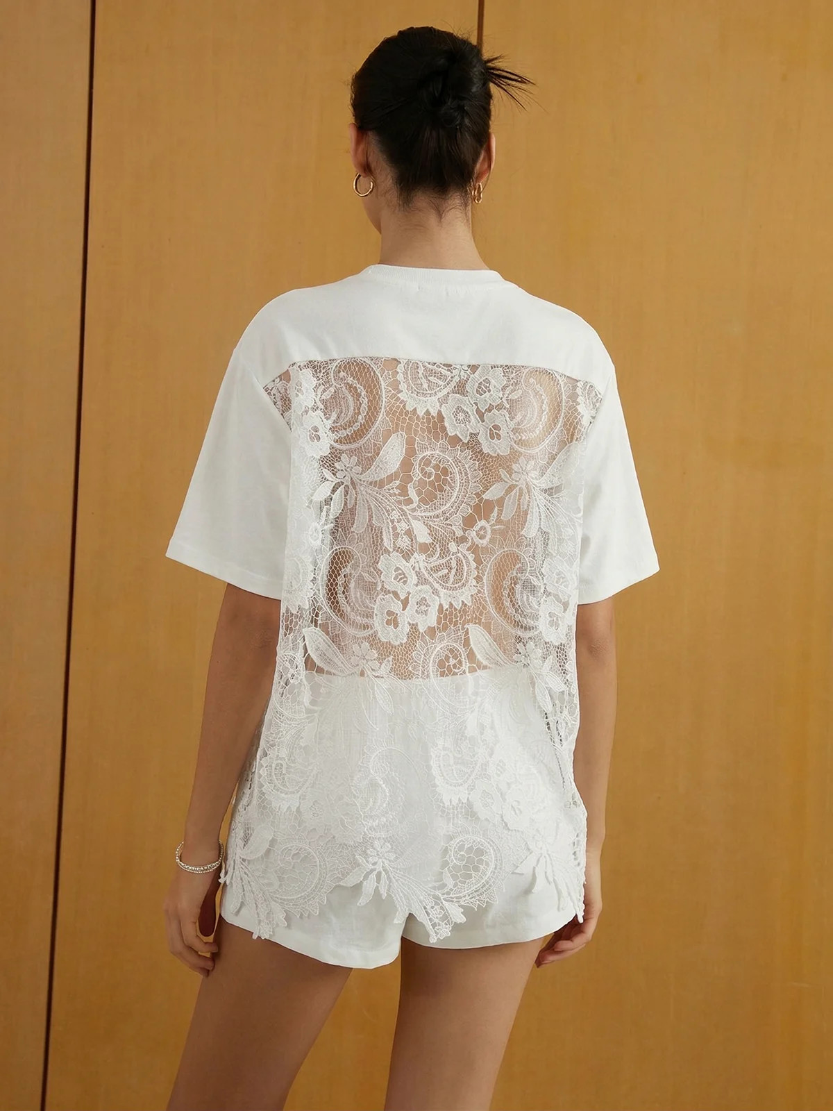 Lace-Back Cotton Short Sleeve Top | Commense