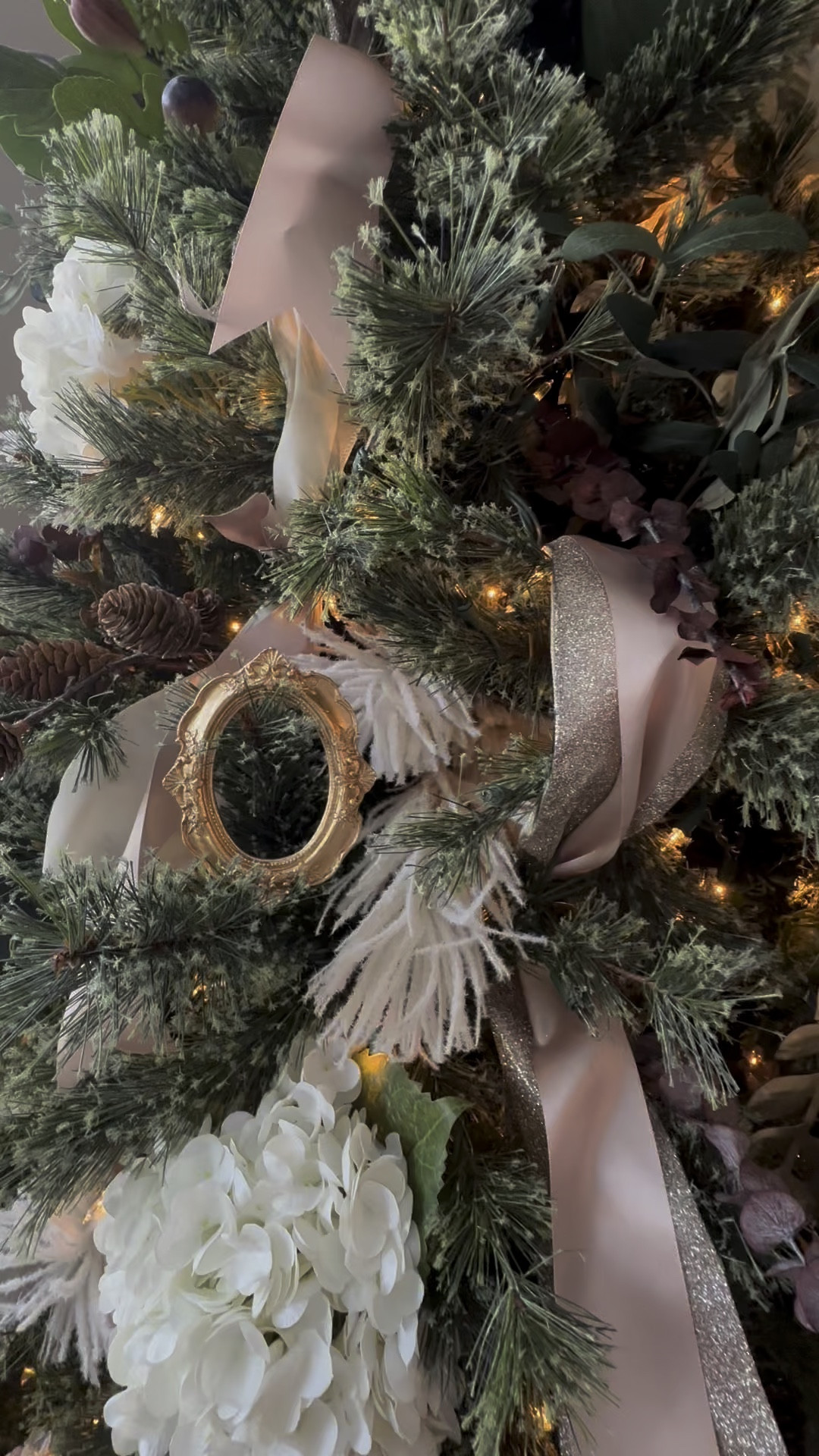 It’s here!! This year’s Christmas tree is pure magic! Romantic, whimsical, and overflowing with charm—think gorgeous stems, florals, twinkle lights, delicate birds, and brass frames that beautifully highlight every detail. ✨🎄

#LTKHoliday #LTKHome #LTKSeasonal