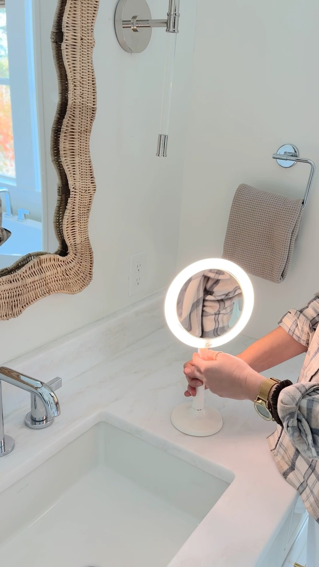 Travel mirror.  Only $24!  So good!! 

#LTKSaleAlert #LTKgrwm #LTKGiftGuide