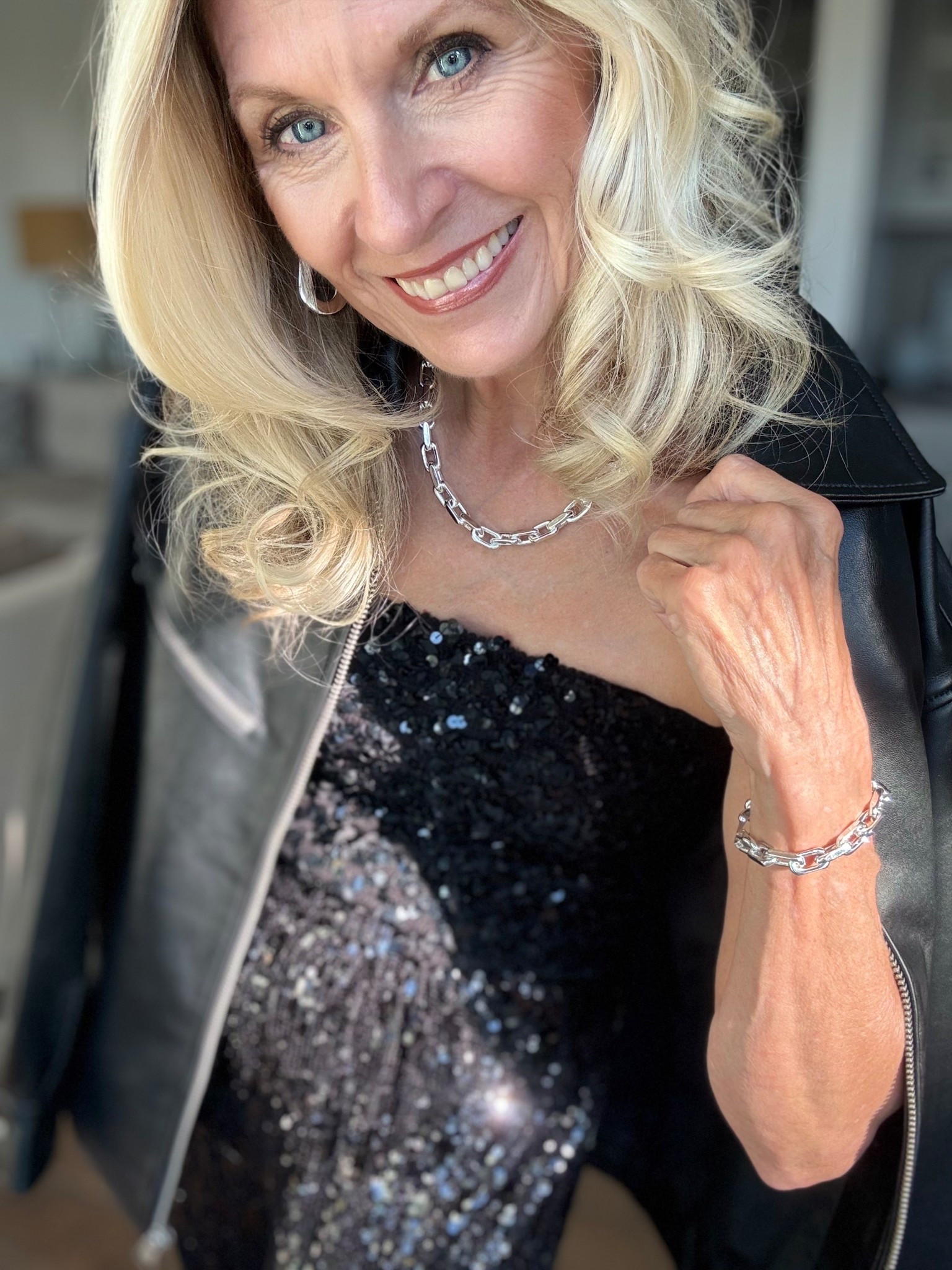Here’s my take on accessorizing sequins.

Keep it simple. And with @_jennybird jewelry this is the perfect solution. The clean lines on these pieces complement the sparkle of this outfit.

Follow me for more 50+ holiday style inspiration.

Use Code DEBORAH10 for 10% off @_jennybird 



#LTKOver40 #LTKHoliday