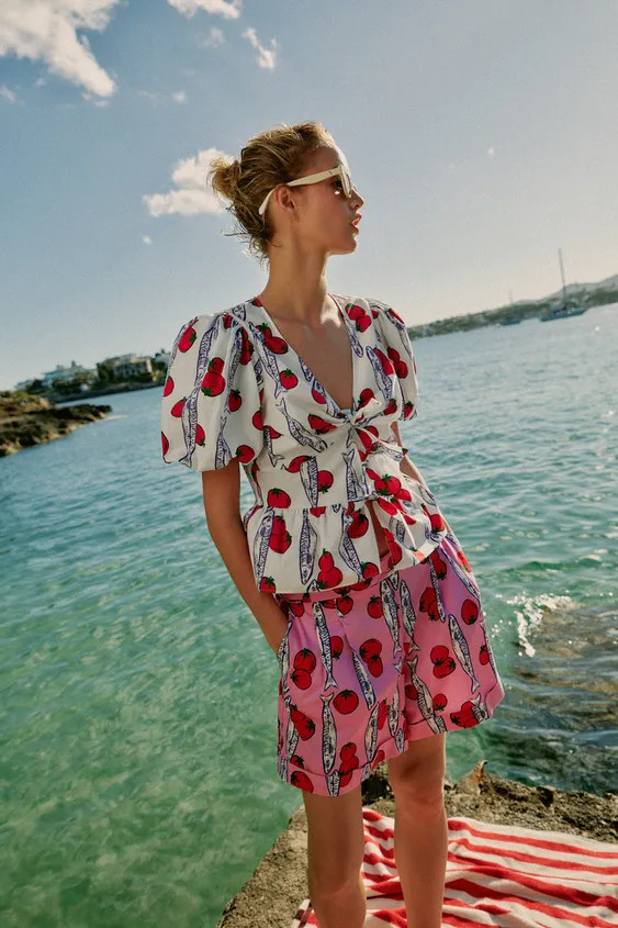 PRINTED PLEATED SHORTS | Zara US