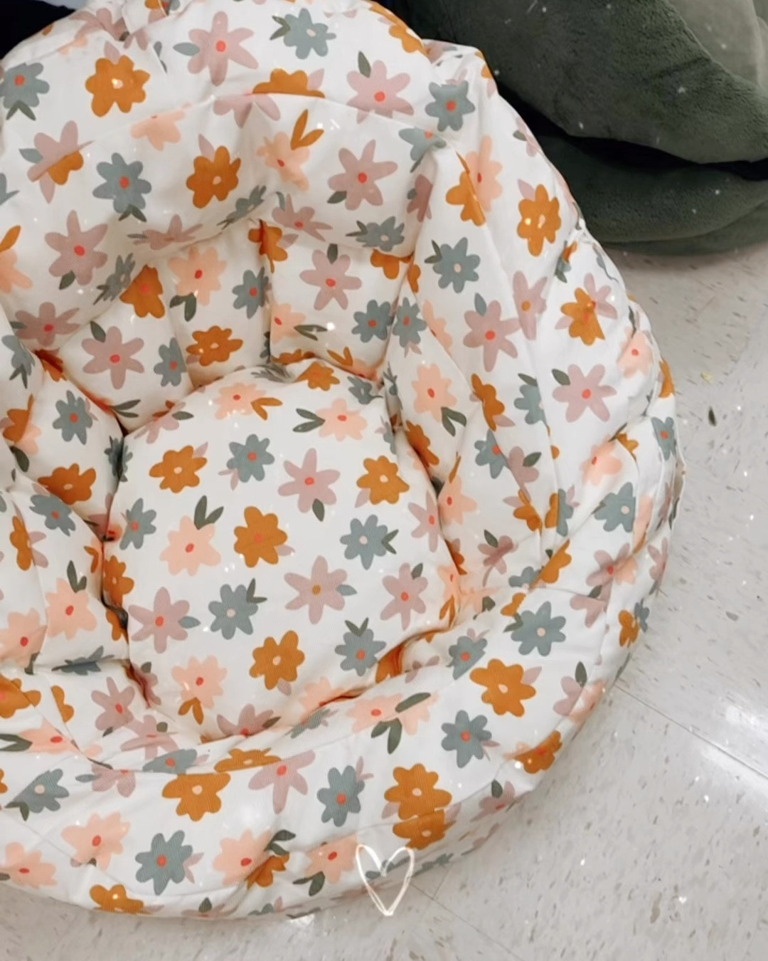 
I found the cutest #target kid room finds and you’re welcome 
#girls #summer #chair #dorm #