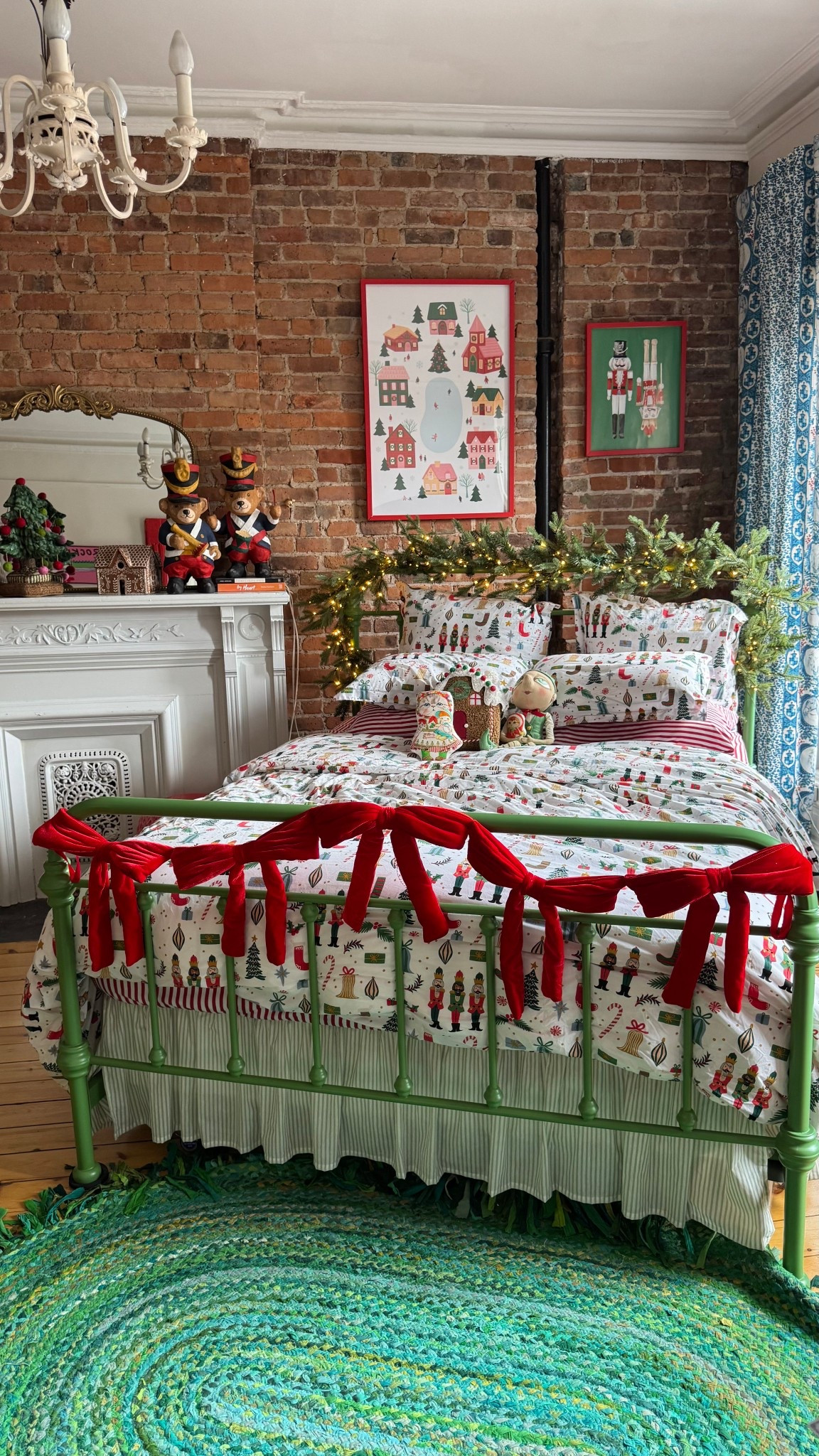 christmas bedroom

#LTKHome #LTKHoliday