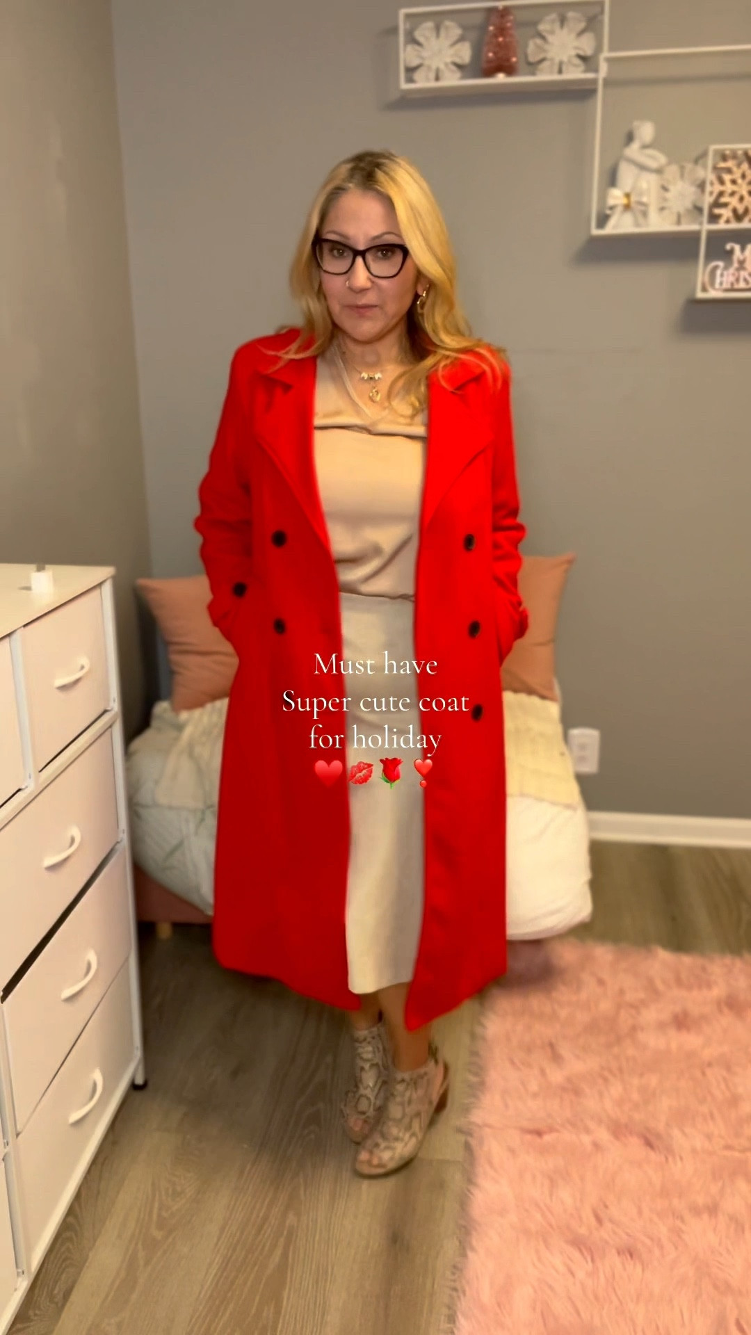 This cost is so darn cute 

#LTKOver40 #LTKFindsUnder100 #LTKSeasonal