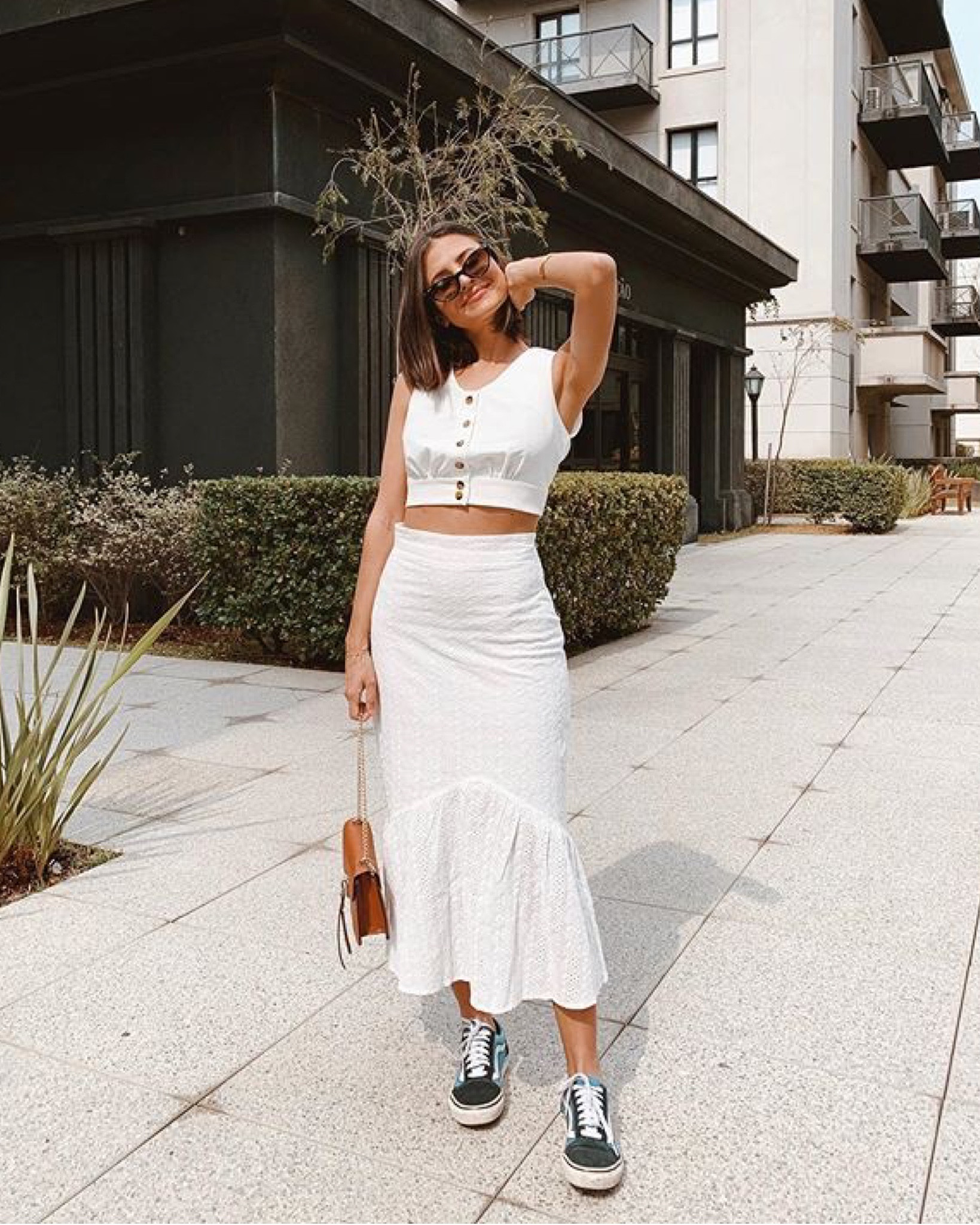Saia midi e cropped. Look casual com um toque romântico, aprovado? 

#LTKstyletip #LTKbrasil