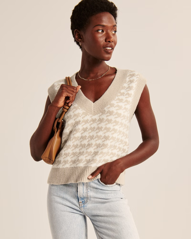 Women's Cropped Pattern V-Neck Sweater | Women's Up To 50% Off Select Styles | Abercrombie.com | Abercrombie & Fitch (US)