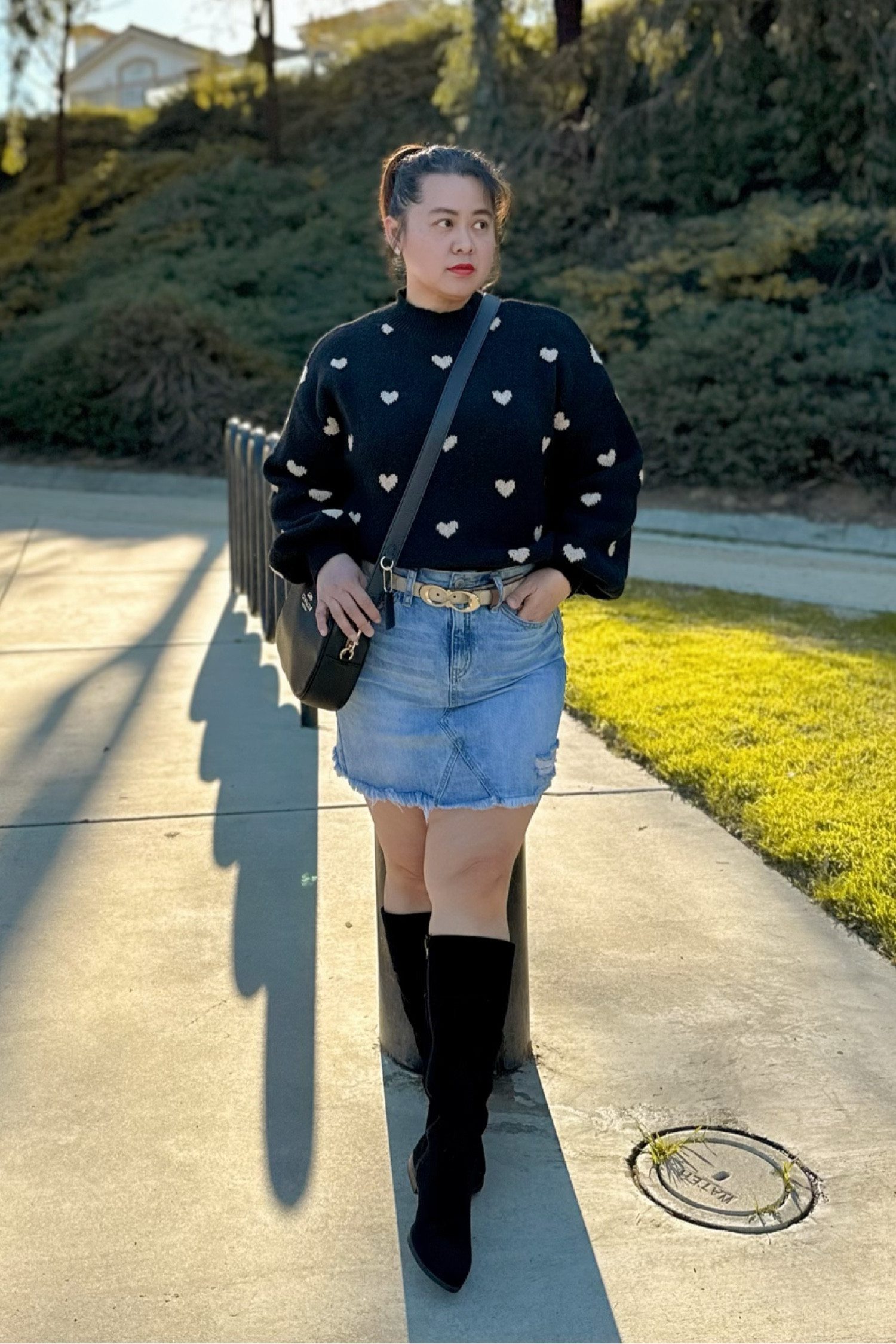 Lovely Black Heart Sweater for your special dates or hangouts 🖤

Very soft and comfy, worth to have ladies !  #valentineweek

#LTKstyletip #LTKunder50 #LTKFind