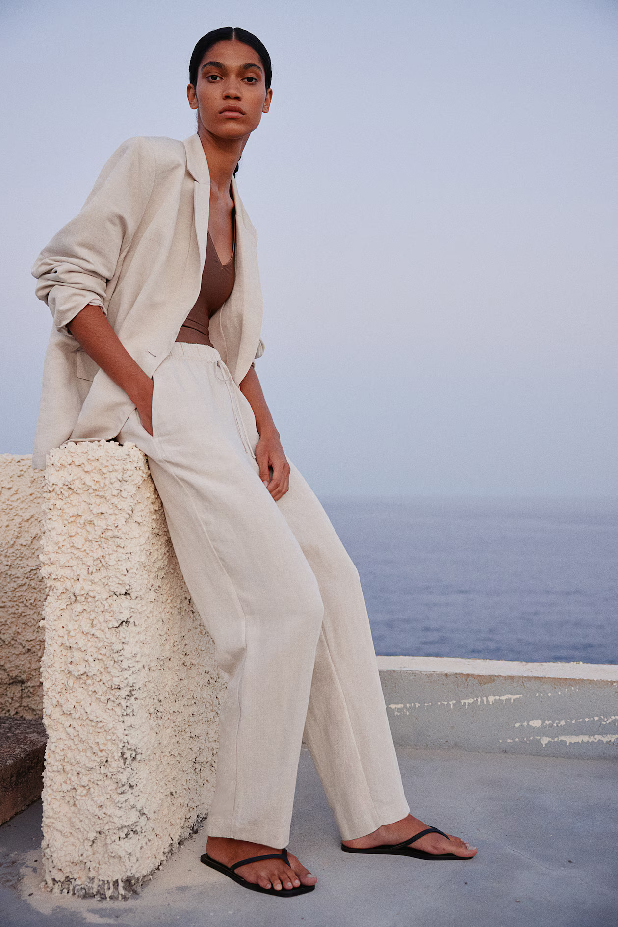 Linen-blend tapered trousers - High waist - Ankle length - Light beige - Ladies | H&M GB | H&M (UK, MY, IN, SG, PH, TW, HK)