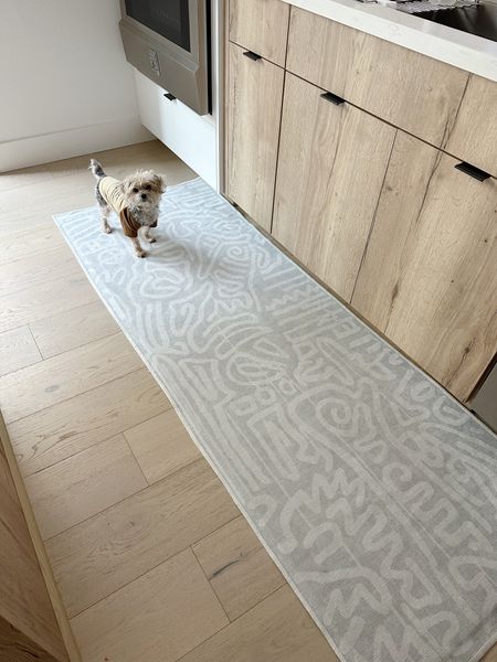 This is my favorite kitchen rug EVER! Cleans off really easy and is machine washable  

Keith Haring Ruggable
Washable kitchen runner 
Neutral kitchen rug



#LTKhome #LTKSeasonal #LTKFind