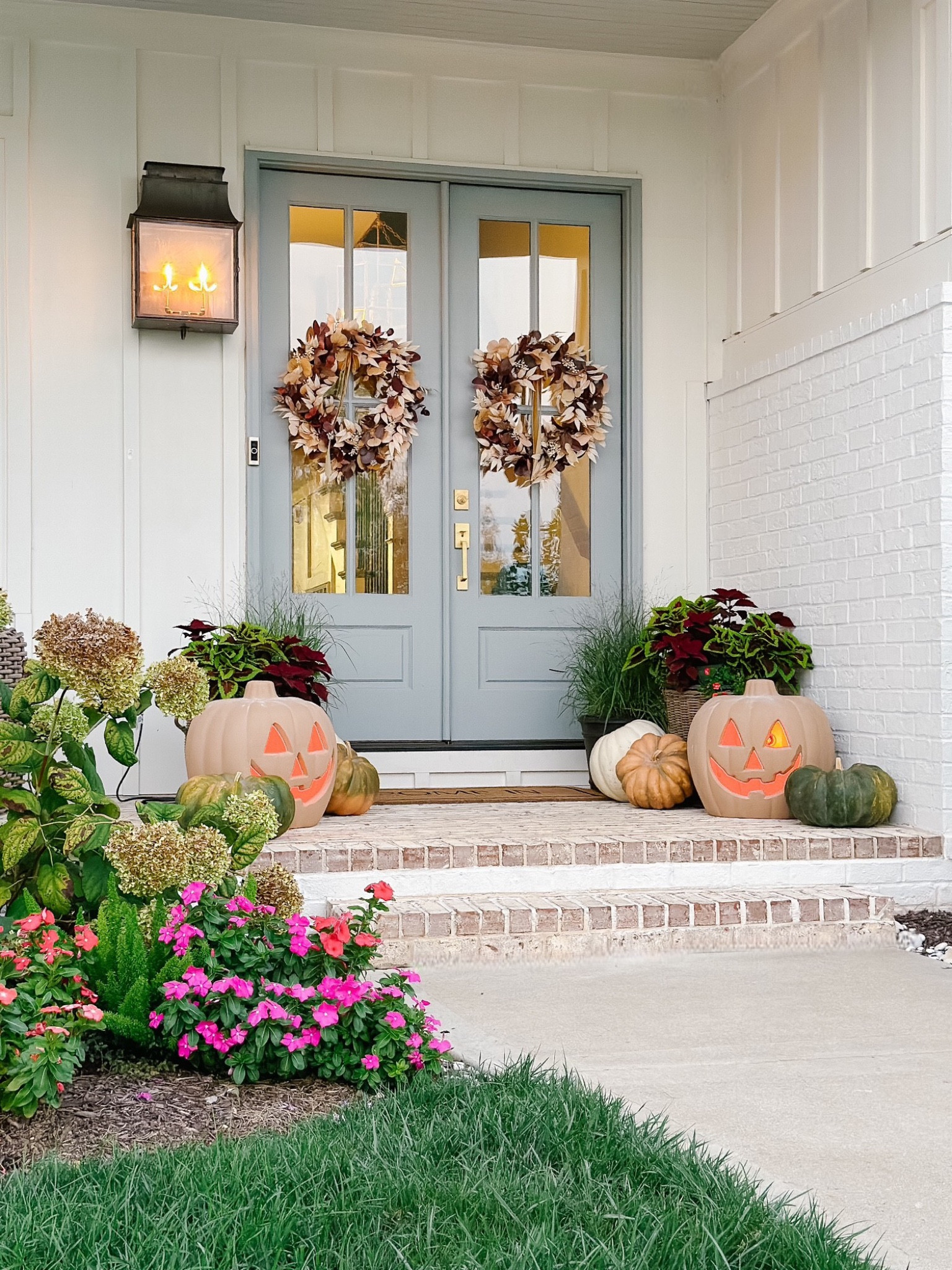 diy terracotta pumpkins 

#diypumpkins #terracottapumpkins #potterybarndupe #frontporchdecor #fallporch #porchdecor #halloween #halloweendecor 

#LTKSeasonal #LTKStyleTip #LTKHome