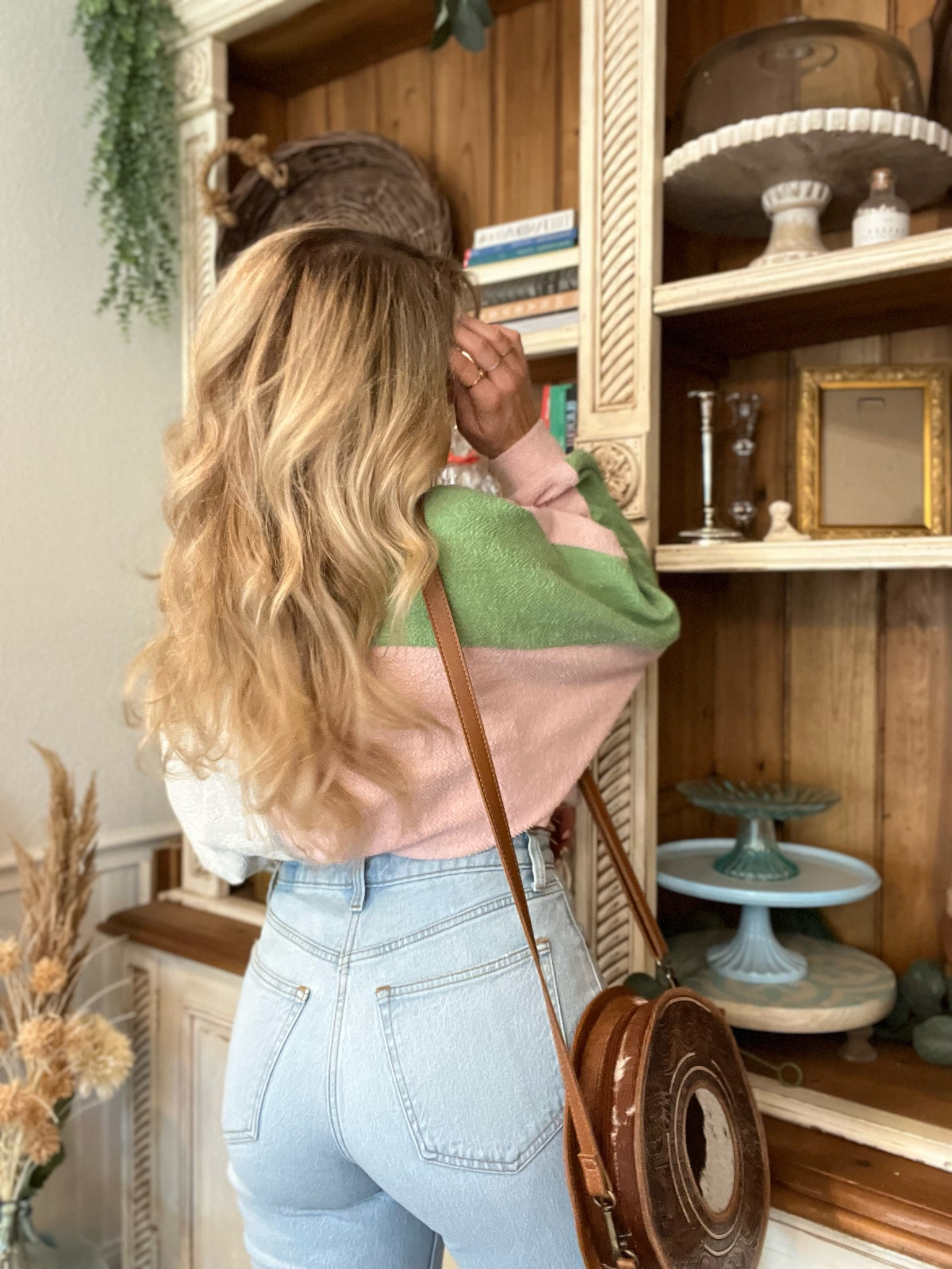 Bought these jeans in 3 colors because I love the fit that much 🙈 these are TTS but I sized up one size to a 28 for a true relaxed fit. 

#LTKunder100 #LTKstyletip #LTKmidsize