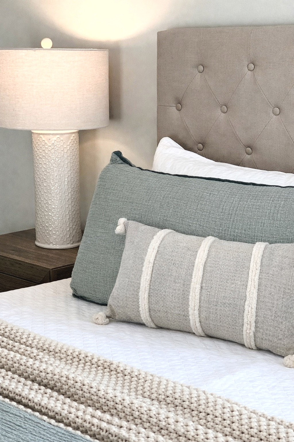 The neutral bed everyone asks about🤍
Everything linked.

#LTKSaleAlert #LTKOver40 #LTKHome
