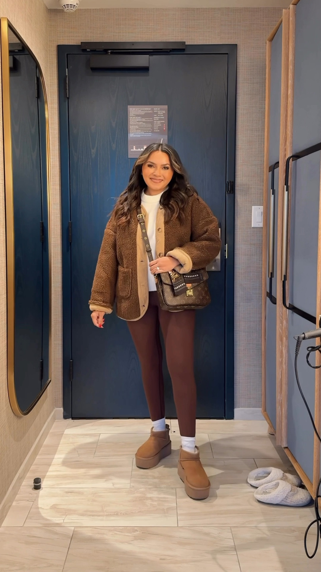 Brown jacket size xs TTS 
White ivory Sweater size xxs TTS
Leggings size medium - sized up a size 
Platform UGGS size 5 TTS



Cozy casual outfit 🤎🧸

I’m 5’0, pear shape, and everything I share is unaltered! On my LTK page I’ve written out all sizing details for each outfit - link in my bio!

#cozyoutfit #amazonfashionfinds #petite #petitestyle #leggingsoutfit #teddyjacket #winteroutfitideas #amazonjacket 

#LTKTravel #LTKFindsUnder50 #LTKStyleTip