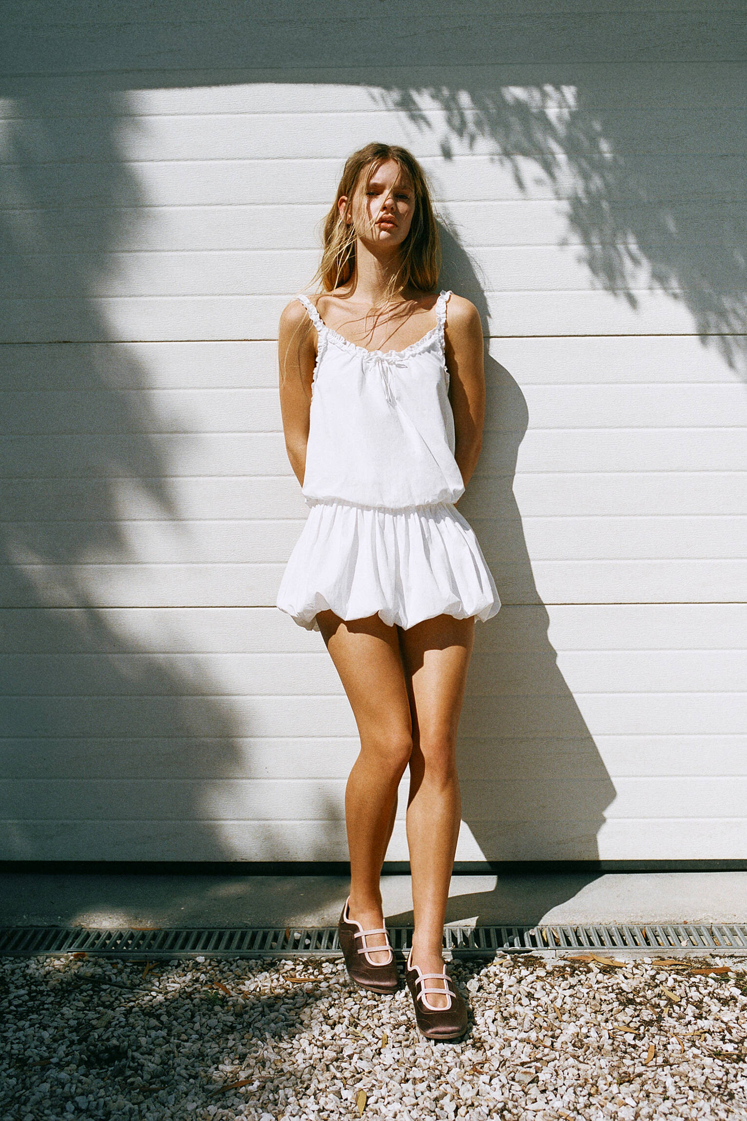 White short balloon dress | Pull&Bear United Kingdom | PULL and BEAR UK