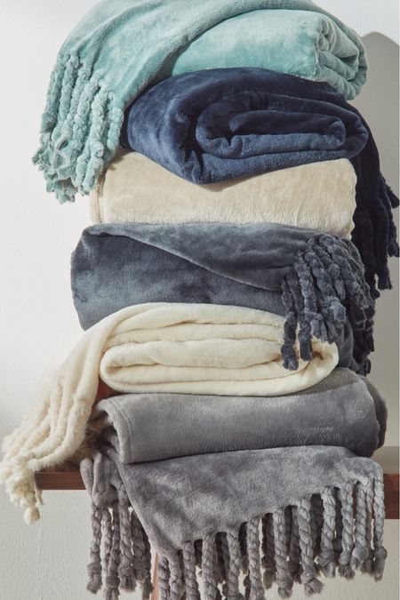 Nordstrom’s Bliss Throw Blanket is SO good and it’s on sale 🎉

#LTKGiftGuide #LTKhome #LTKHoliday