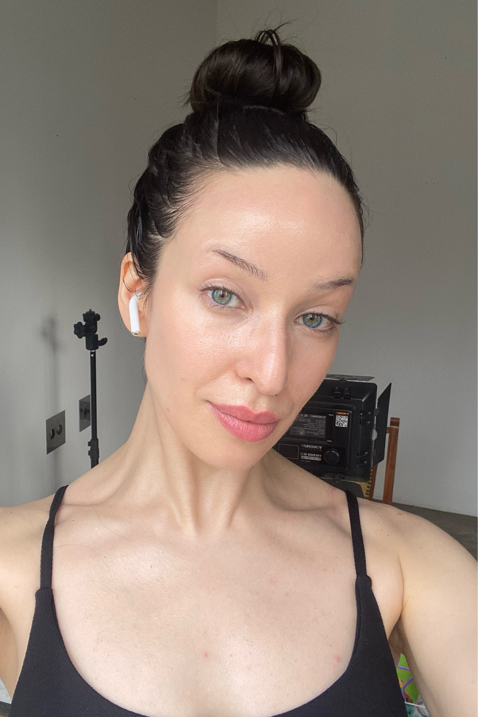 Glow até na hora do esporte! ✨ Proteção solar é imprescindível, principalmente durante exercícios físicos 🌻 Estes três produtos são os meus favoritos na minha rotina de skincare fitness, tenho certeza que vão amar— não apenas suas funcionalidades, mas também o efeito lindo que criam! #NOFILTER