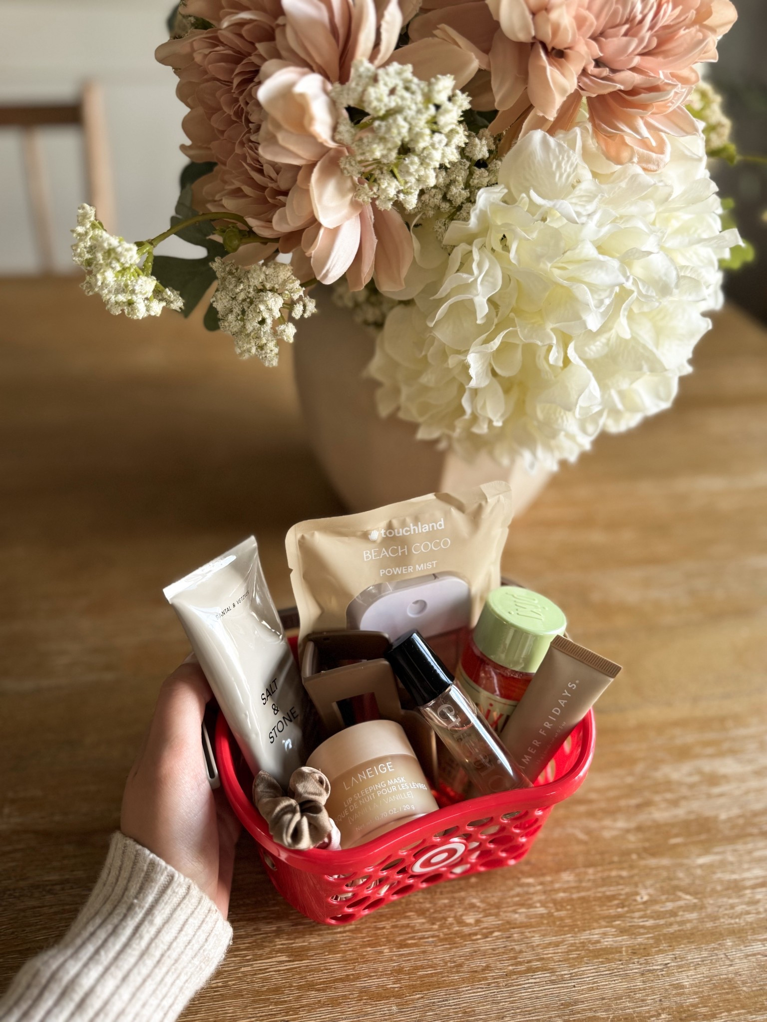 girly essentials basket 💗✨

#aclassyfashionista #amazonfinds #targetfinds #asmrsounds #asmrvids #asmrsatisfying #girlyessentials #girlyinspo #girlythings #girlygifts 

#LTKBeauty #LTKSeasonal #LTKGiftGuide