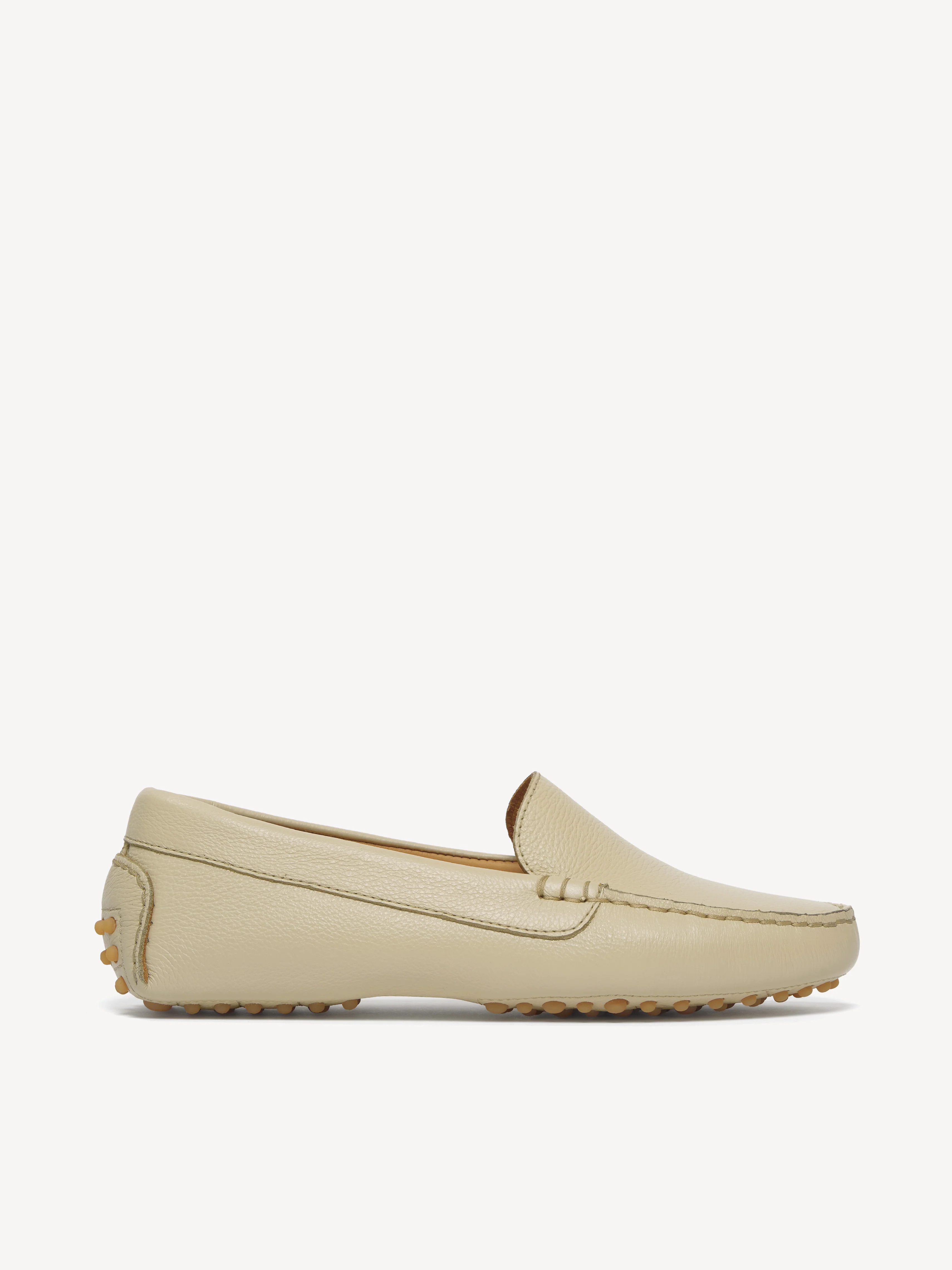 M.Gemi The Felize Tumbled Leather Women's Moccasin Shoes, Size 40 in Warm Ecru Tumbled | M.GEMI