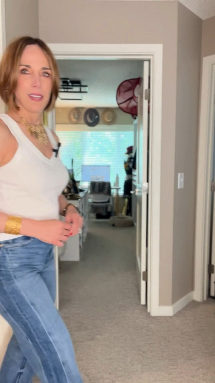 Summer’s it too: the vest! 

#LTKStyleTip #LTKOver40