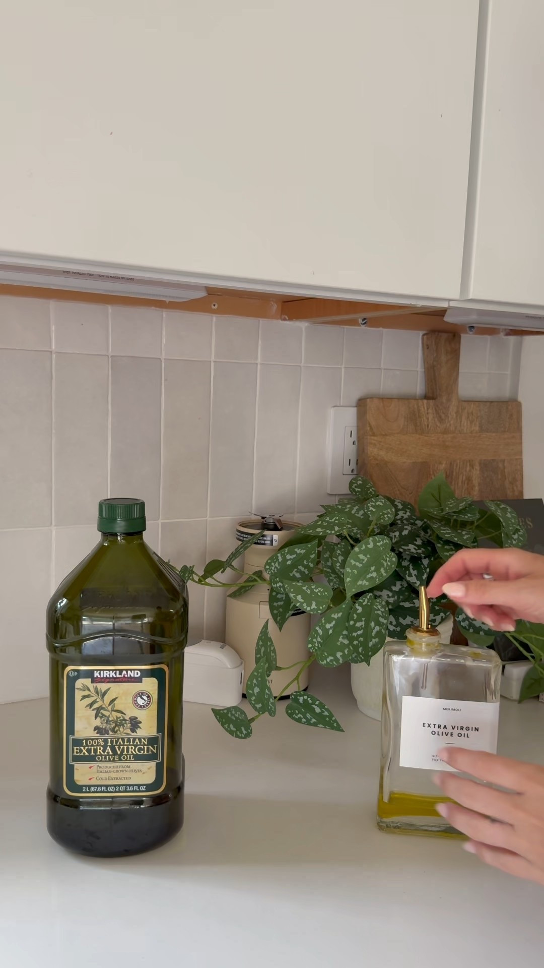 Pouring a little aesthetic into the everyday. Transferred my olive oil into this minimalist glass dispenser and I’m obsessed—makes cooking feel just a bit more elevated. Linked my favorite glass kitchen finds on my LTK! #KitchenAesthetic #OliveOilDispenser #HomeOrganization #MinimalistKitchen #AmazonFinds #LTKHome #LTKKitchen #KitchenEssentials #NeutralHome #KitchenFavorites #OrganizedKitchen #LTKUnder50 #KitchenStyling #CookingInStyle #HomeInspo

#LTKGiftGuide #LTKFindsUnder50 #LTKHome