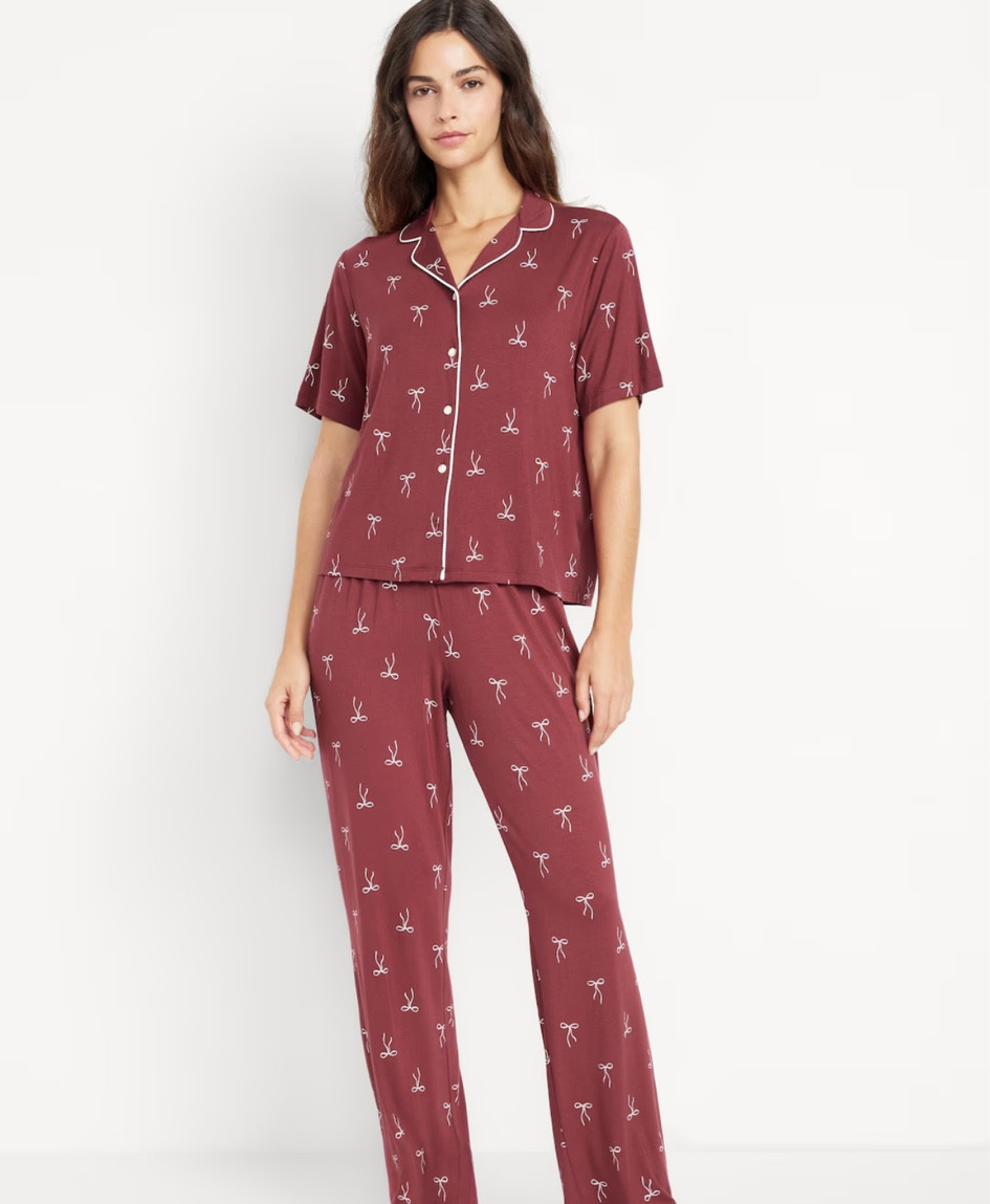 Christmas pajamas💌

#LTKSaleAlert #LTKGiftGuide #LTKHoliday