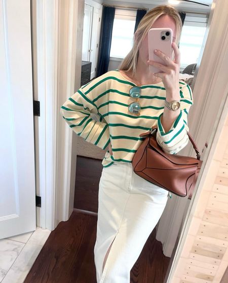 Summer stripes 💚 wearing a S top